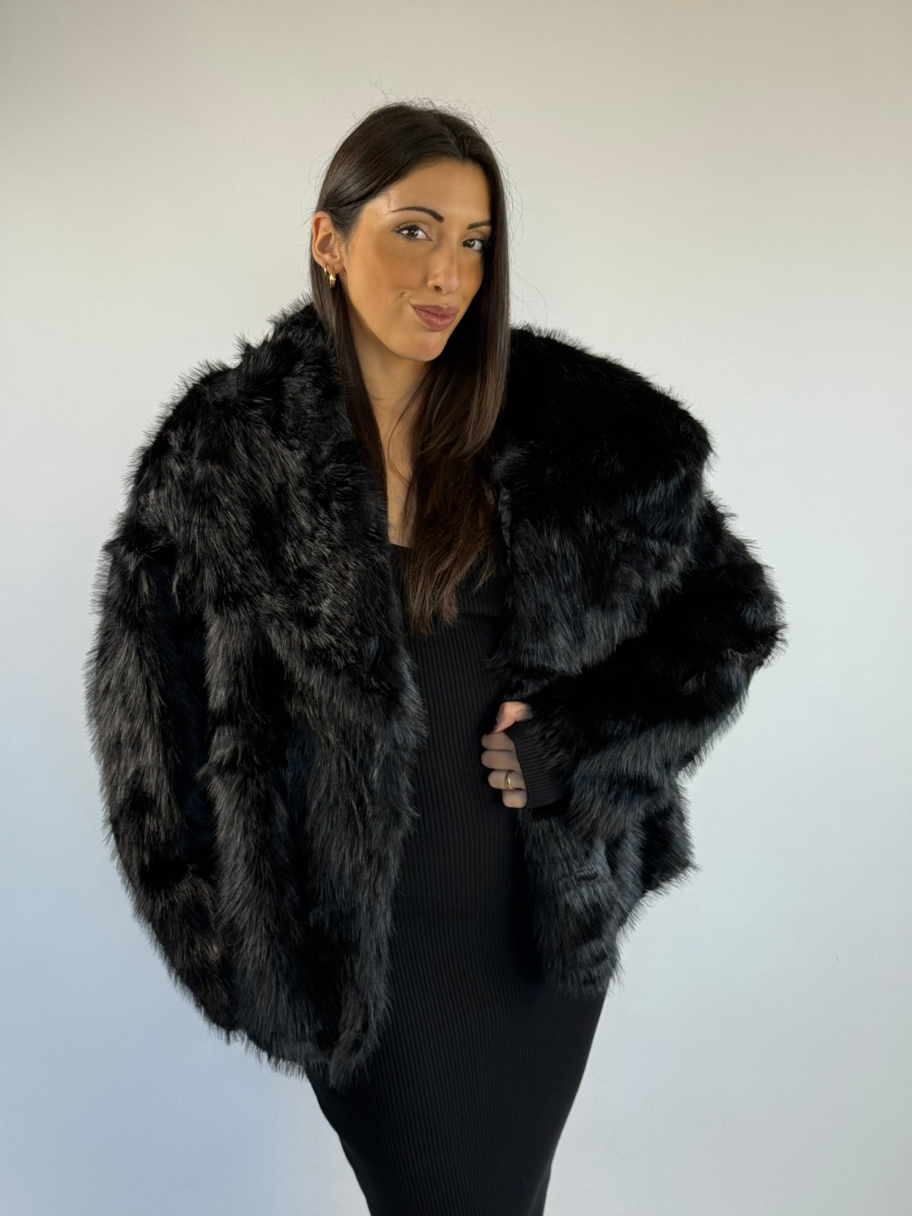 Ecopelliccia nera crop