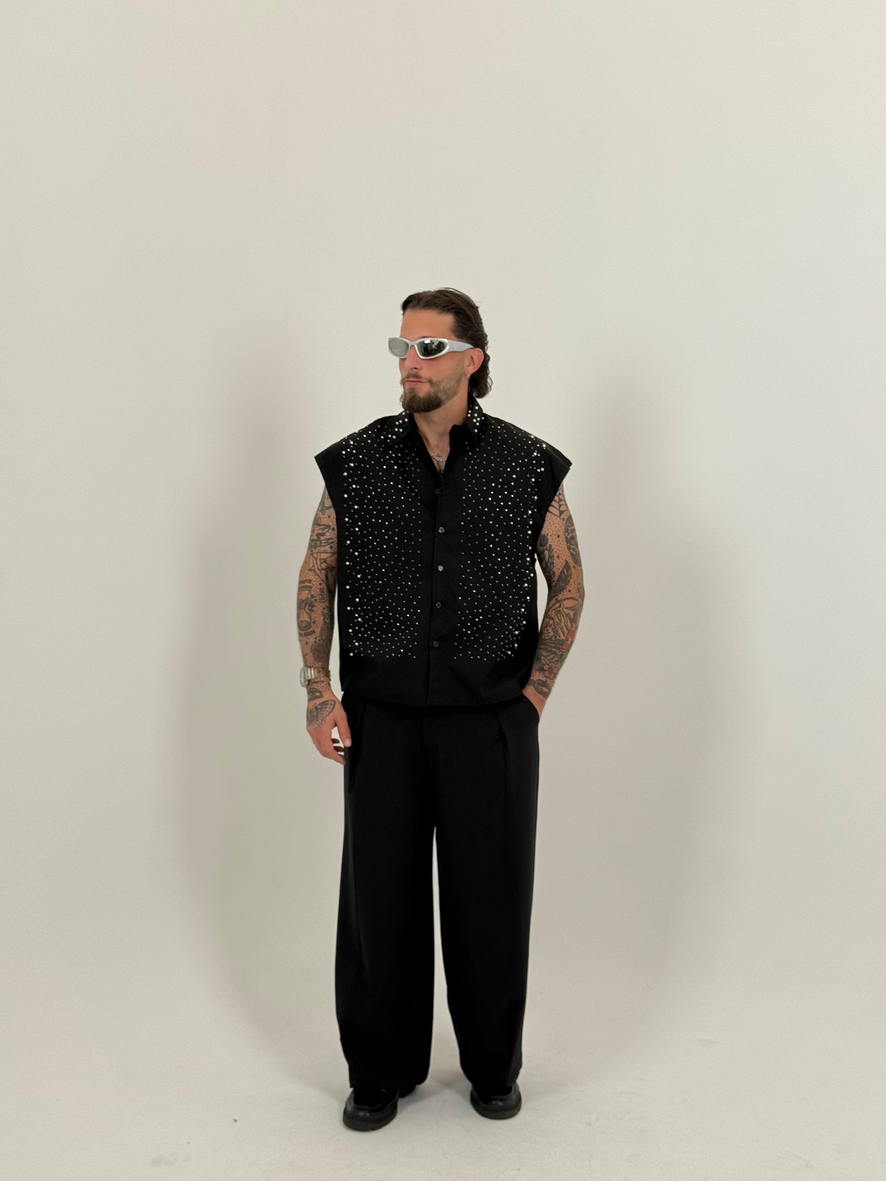 Camicia smanicata perle