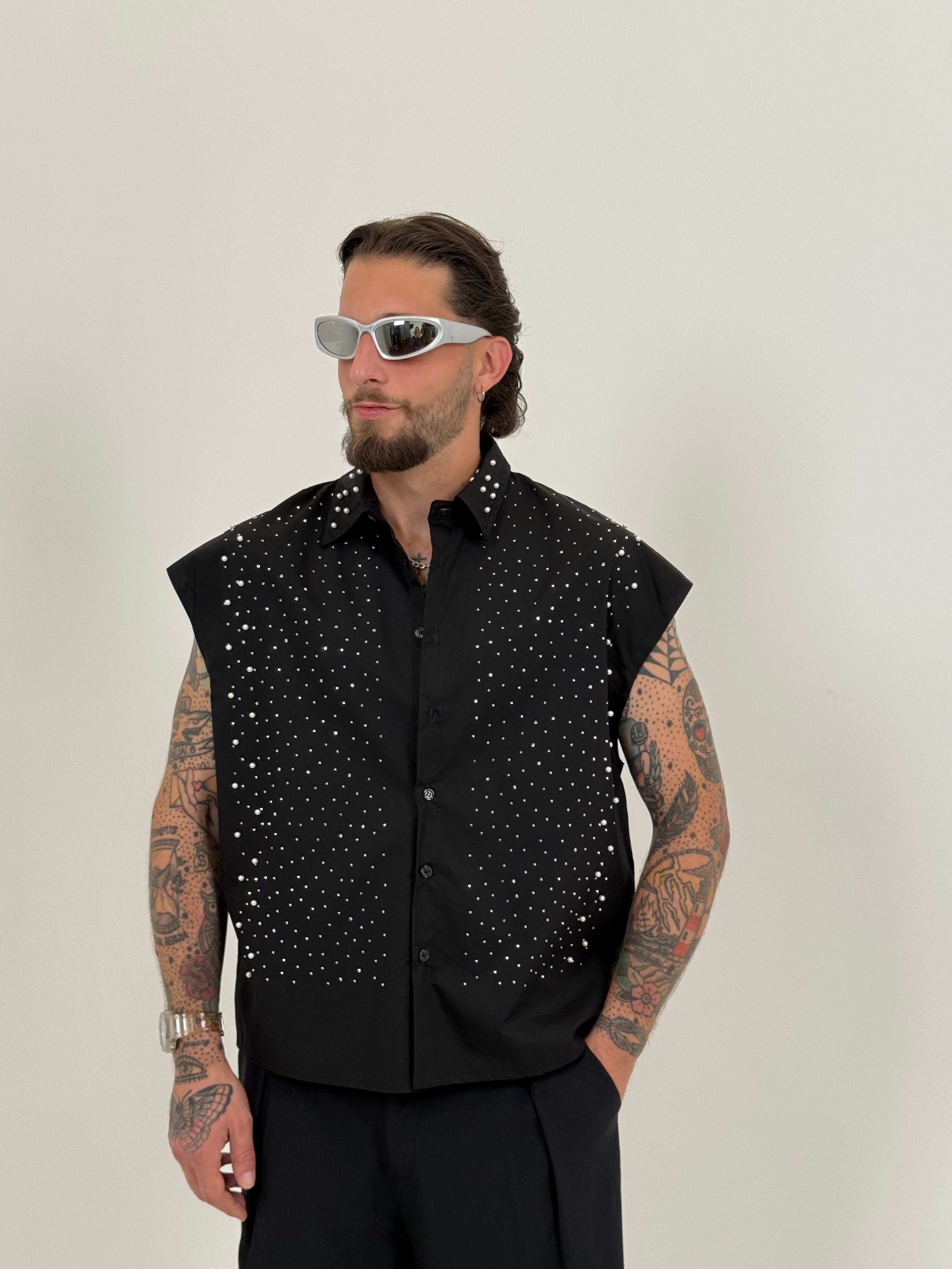 Camicia smanicata perle