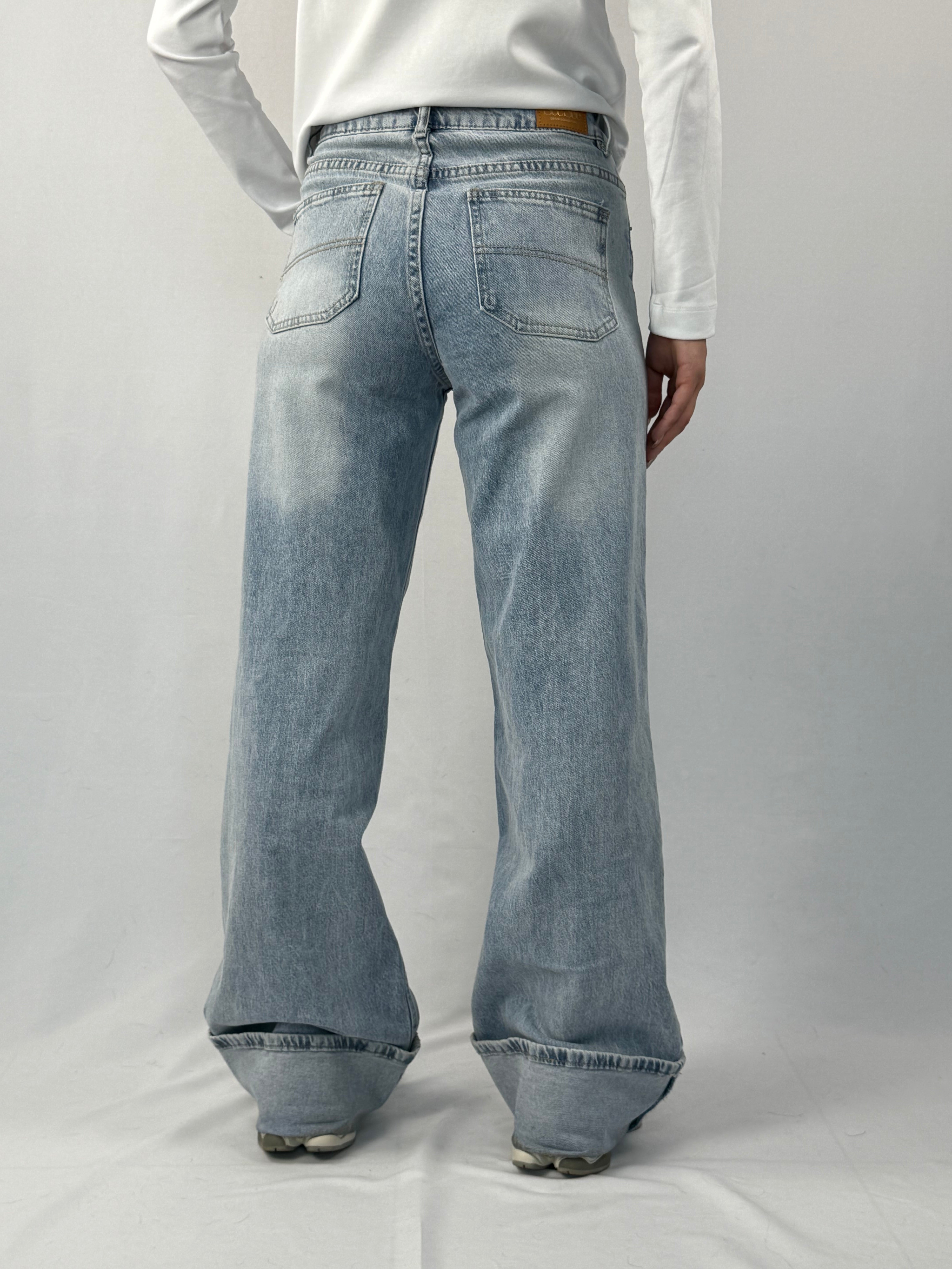 Jeans denim chiaro risvolto