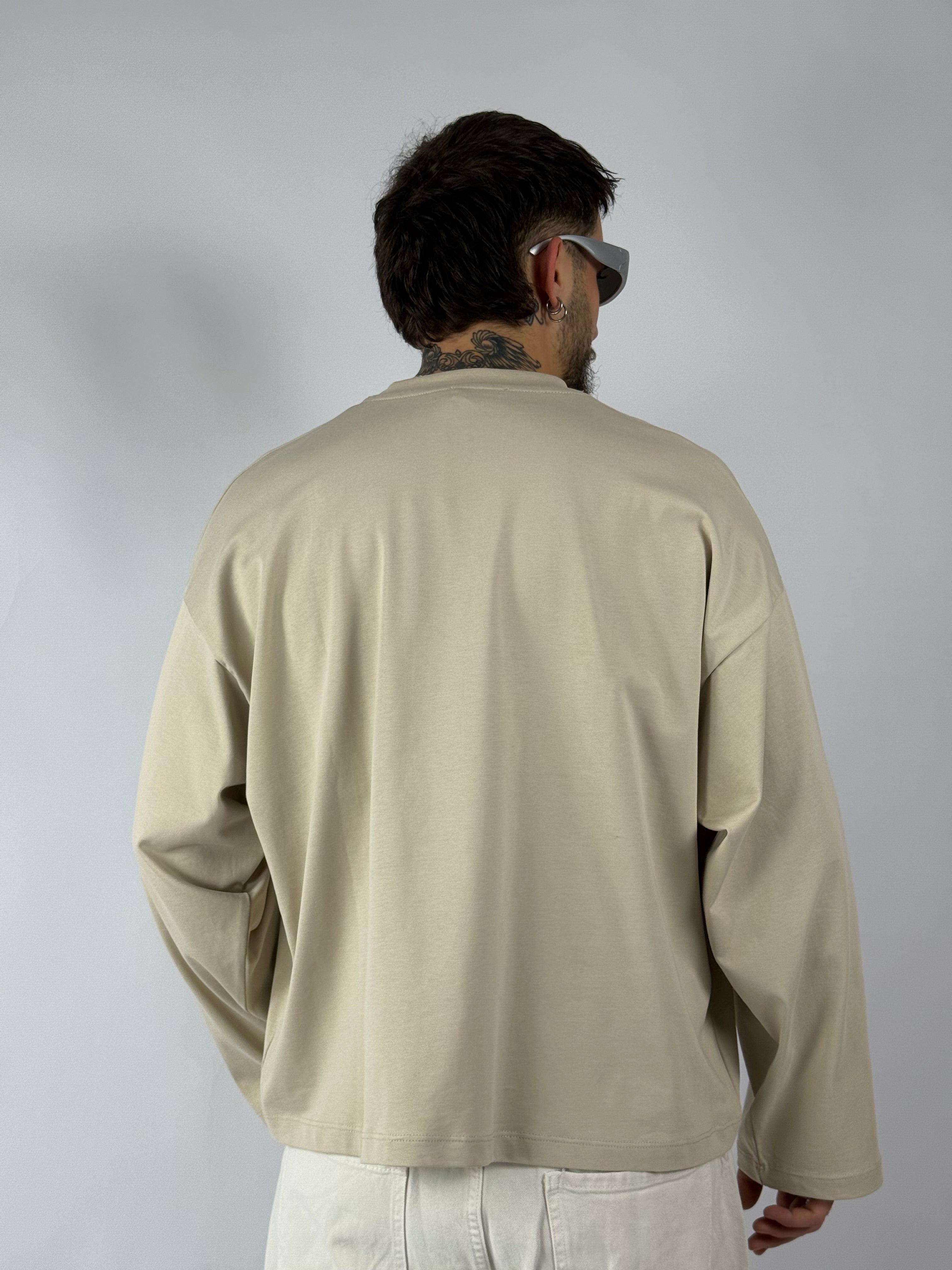 Long sleeve crop