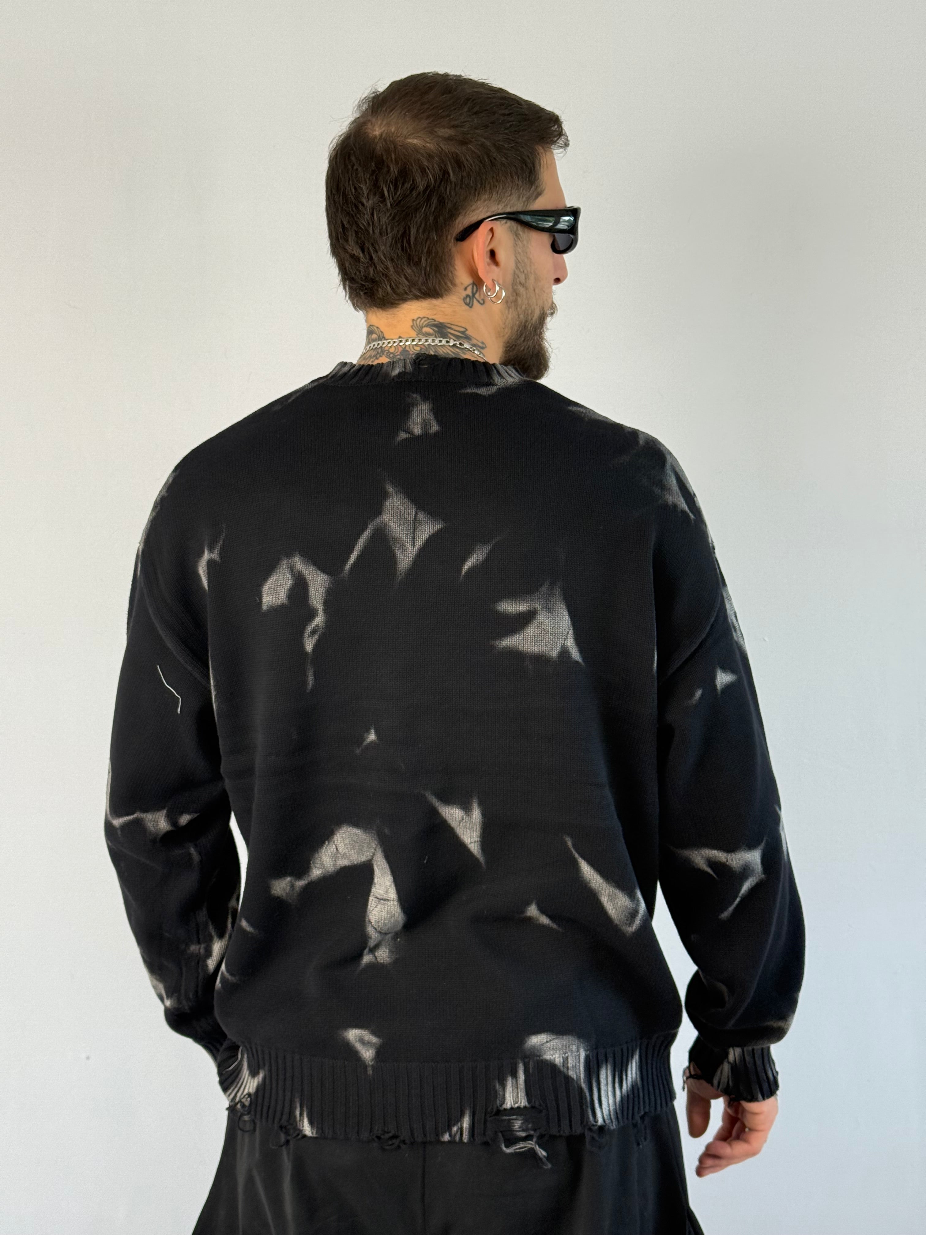 Maglione over tie-dye nero/grigio