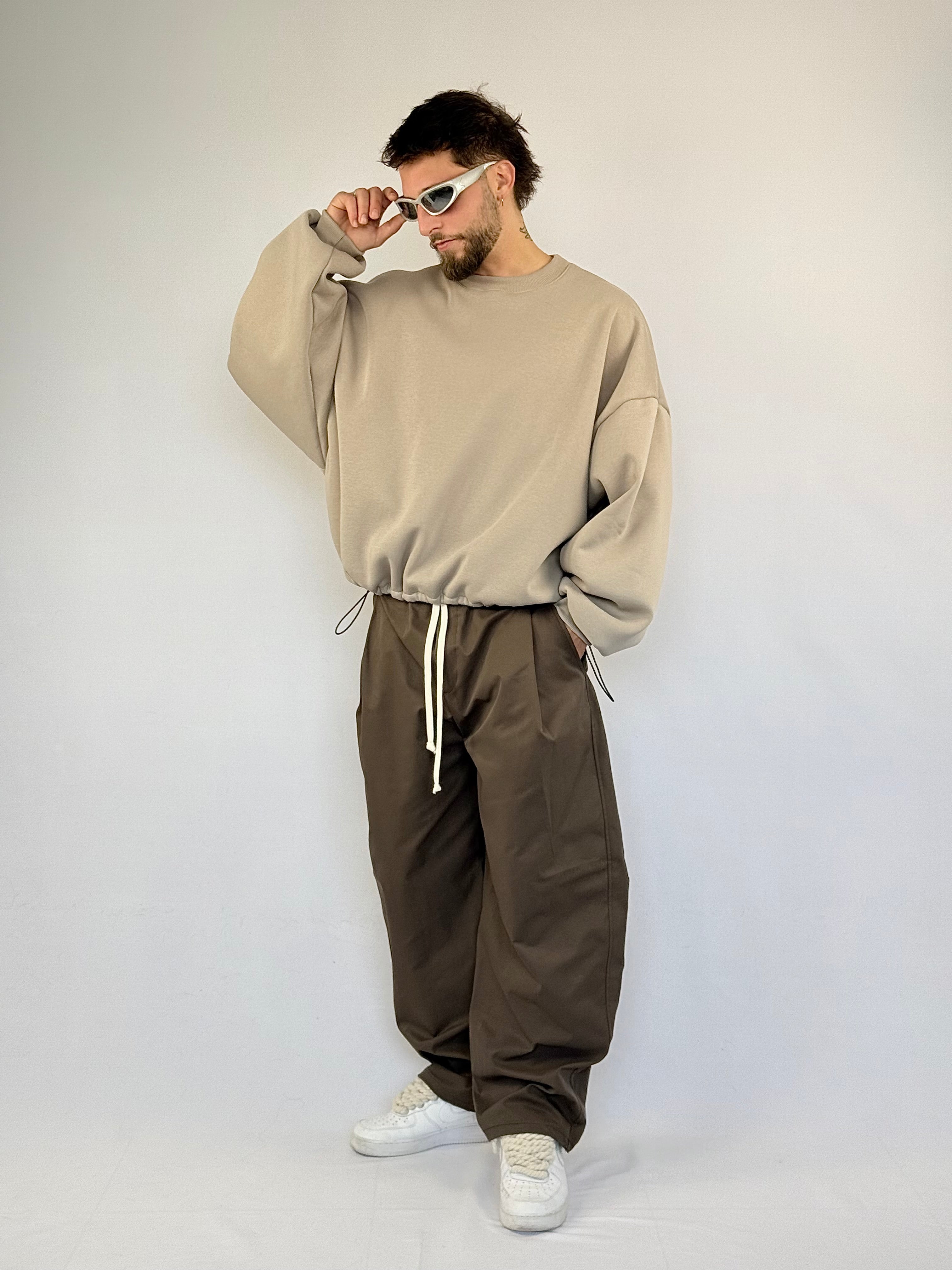 Felpa cropped “with love” beige