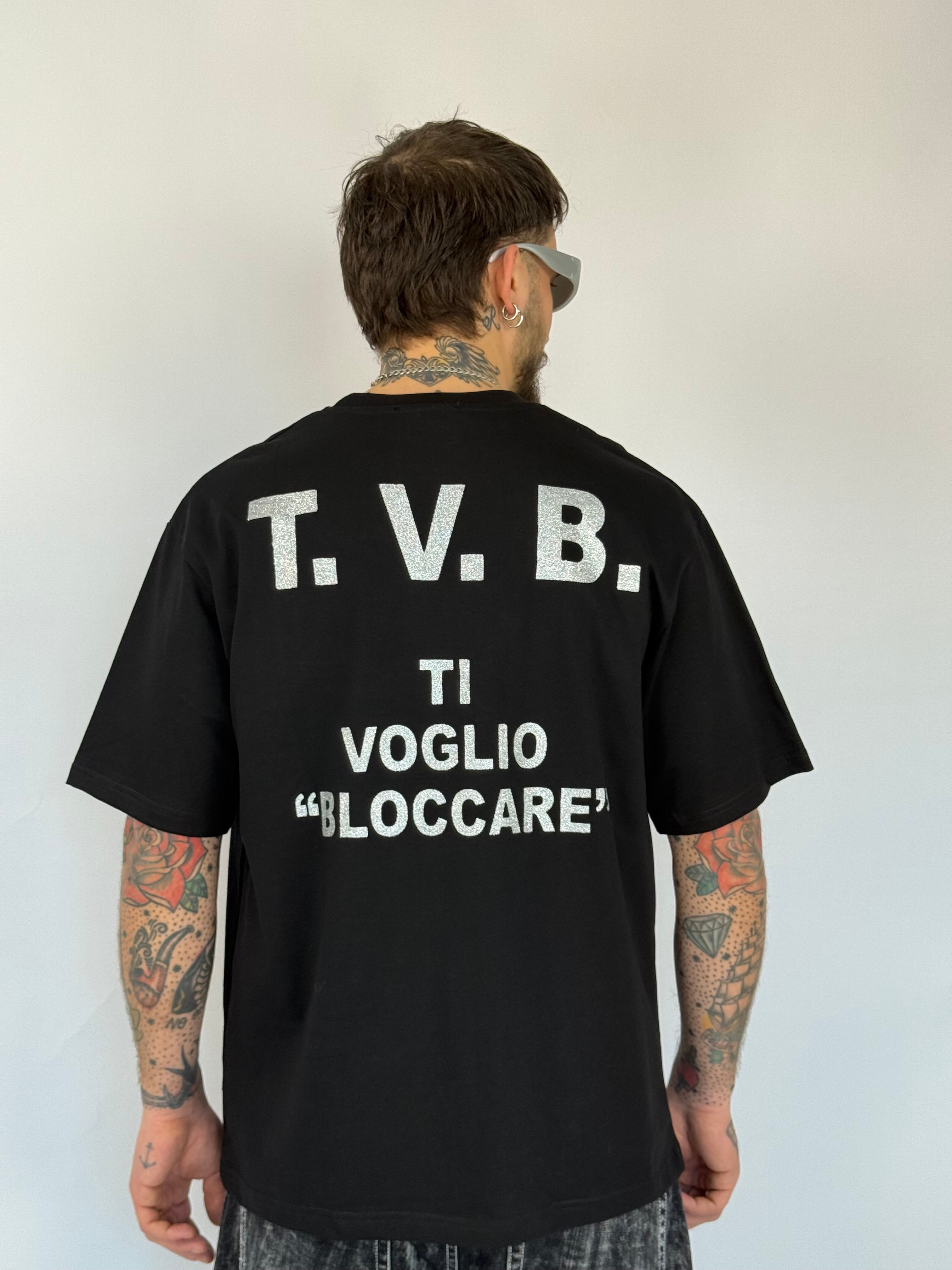 T-shirt “t.v.b”