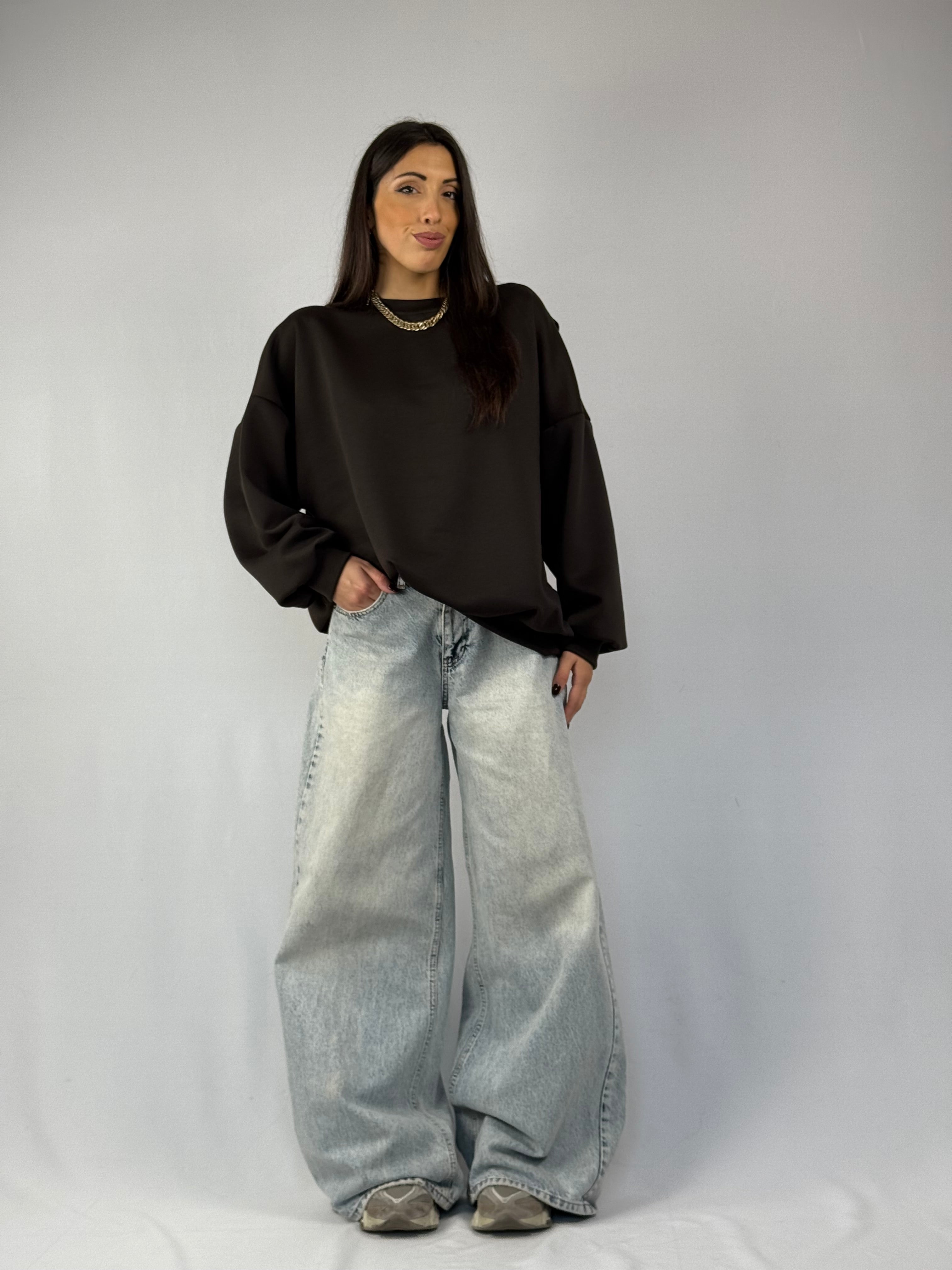 Felpa over marrone con dettaglio sul retro