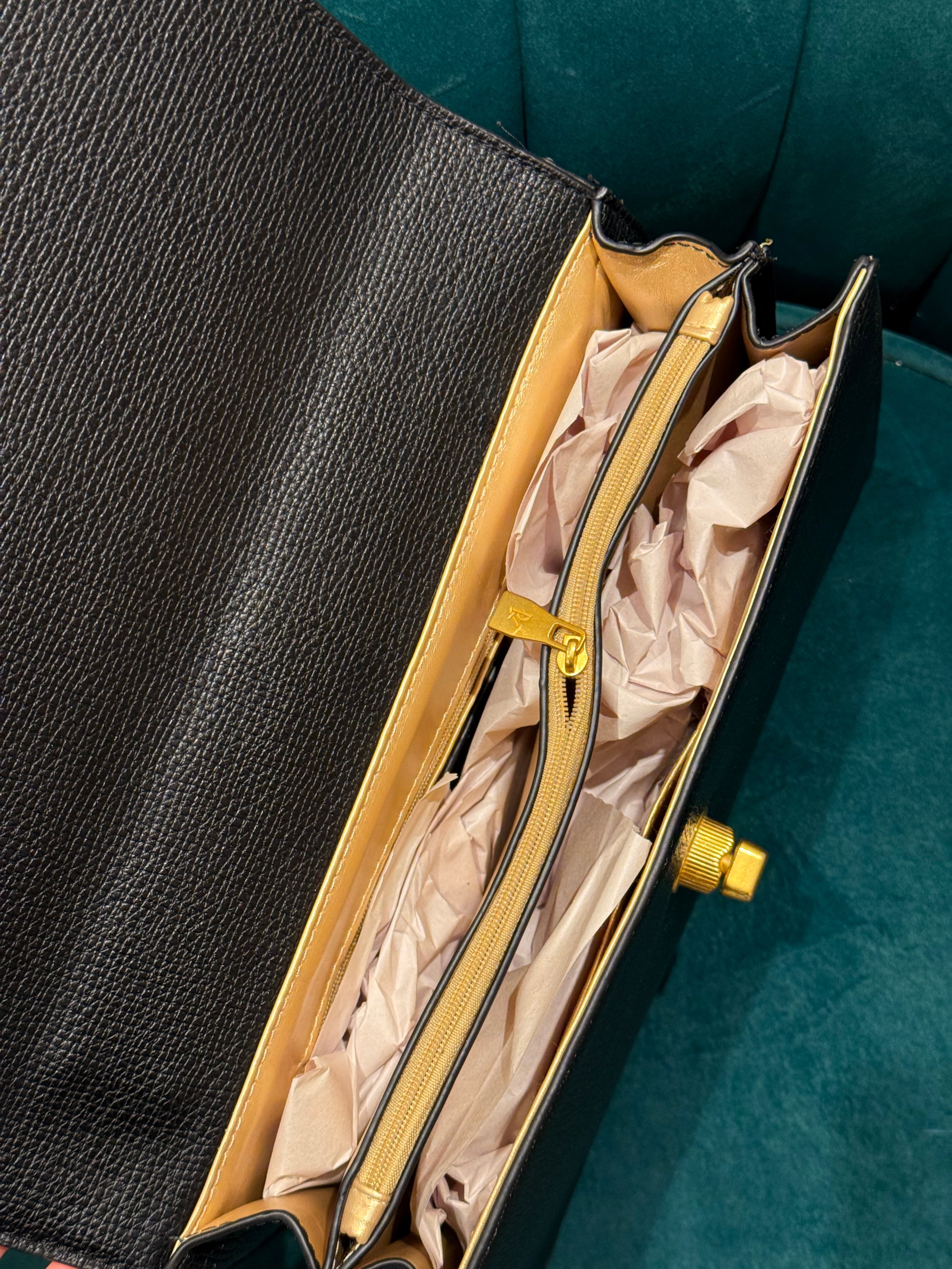 Borsa ecopelle con catena oro