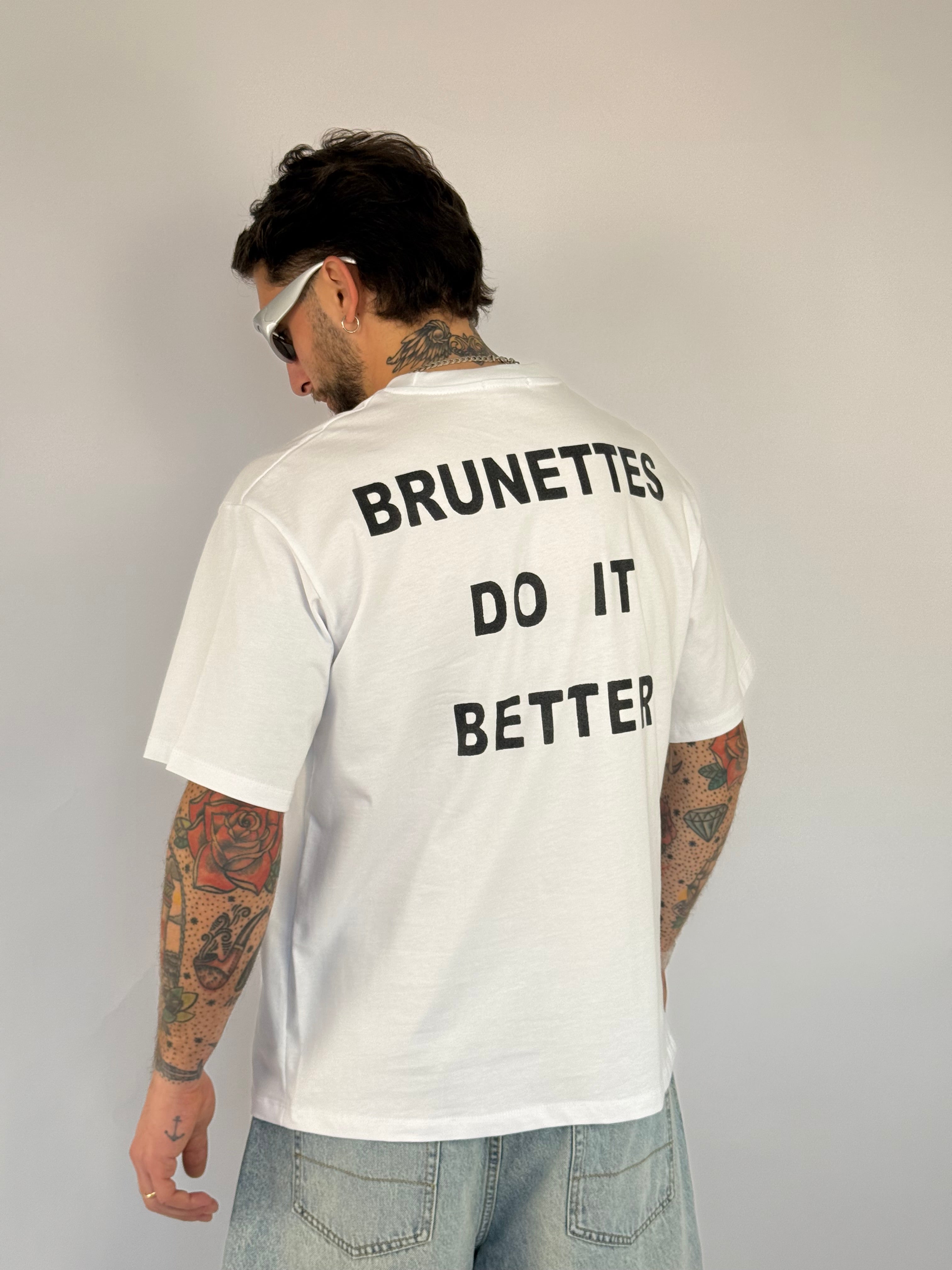 T-shirt “brunettes”