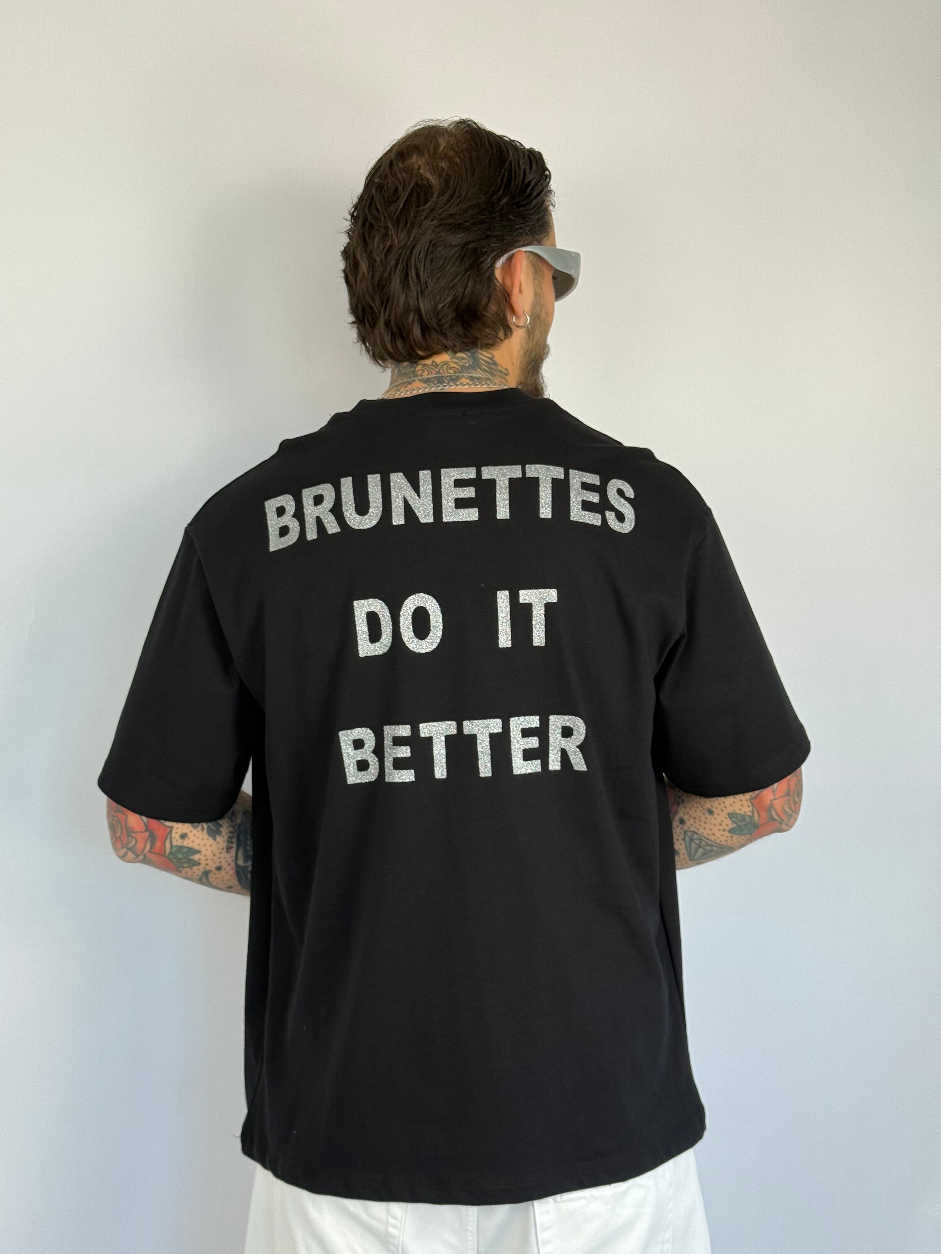 T-shirt “brunettes”