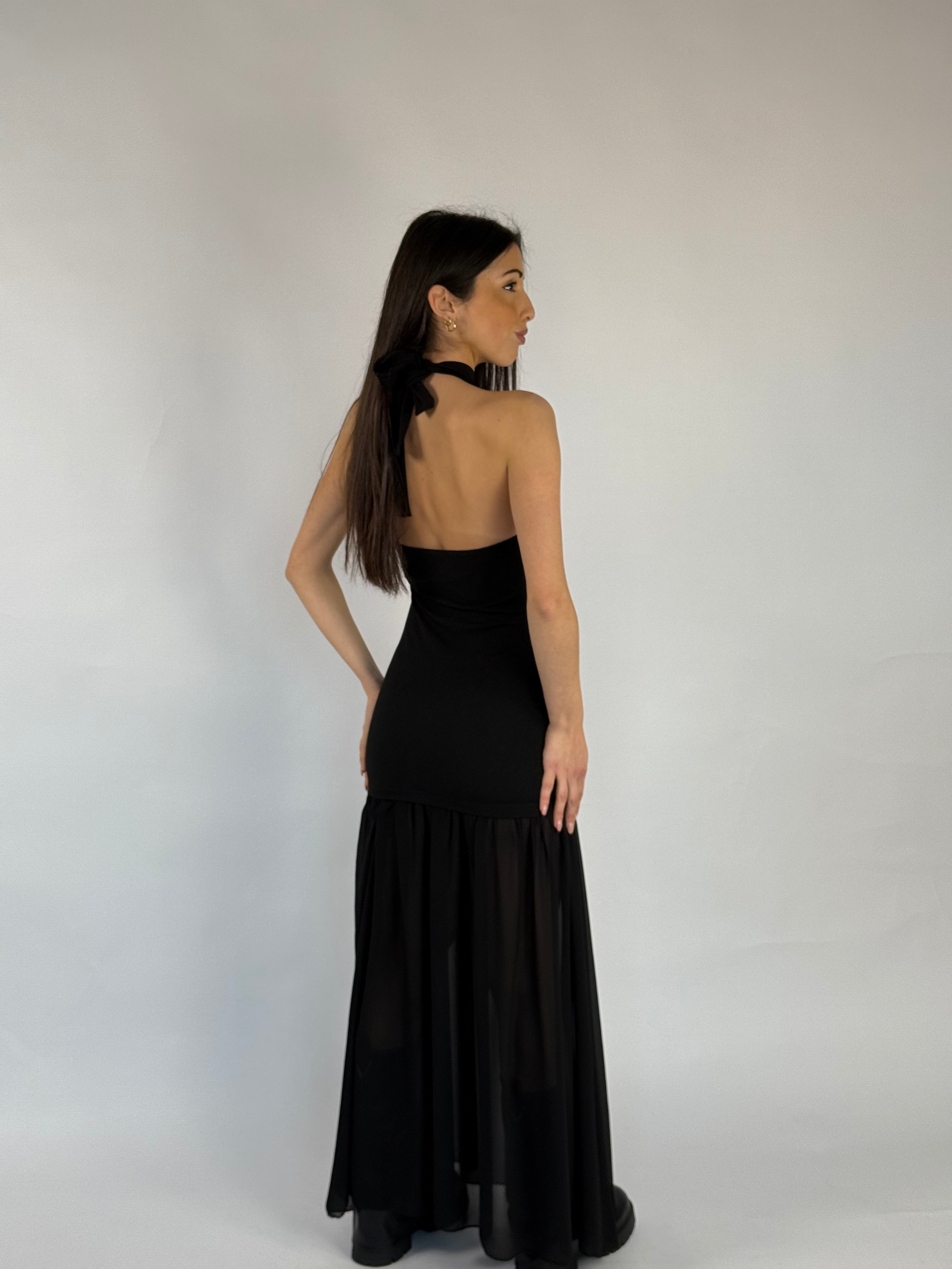 Abito lungo con tulle