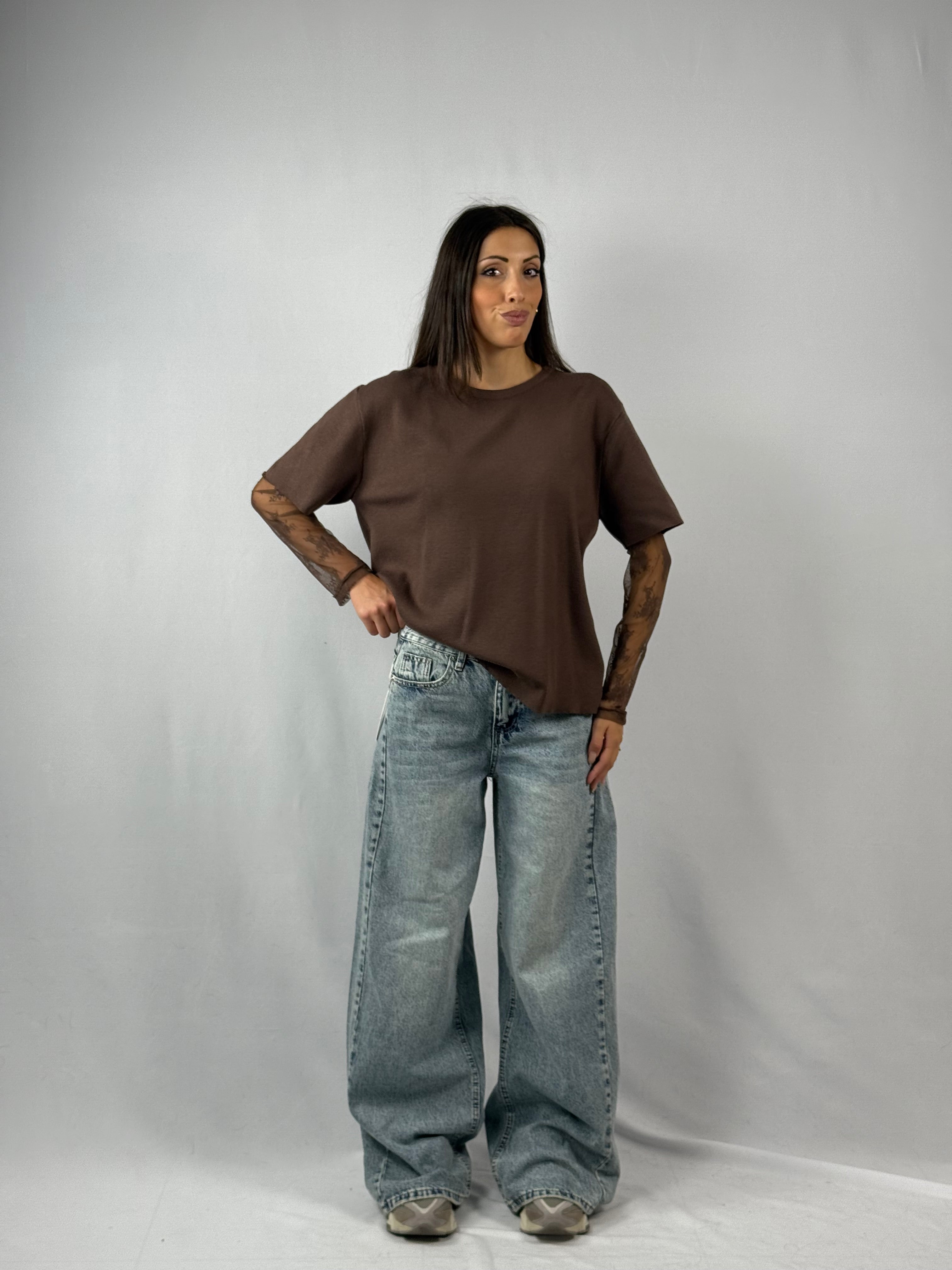 Maglia con manica in pizzo marrone