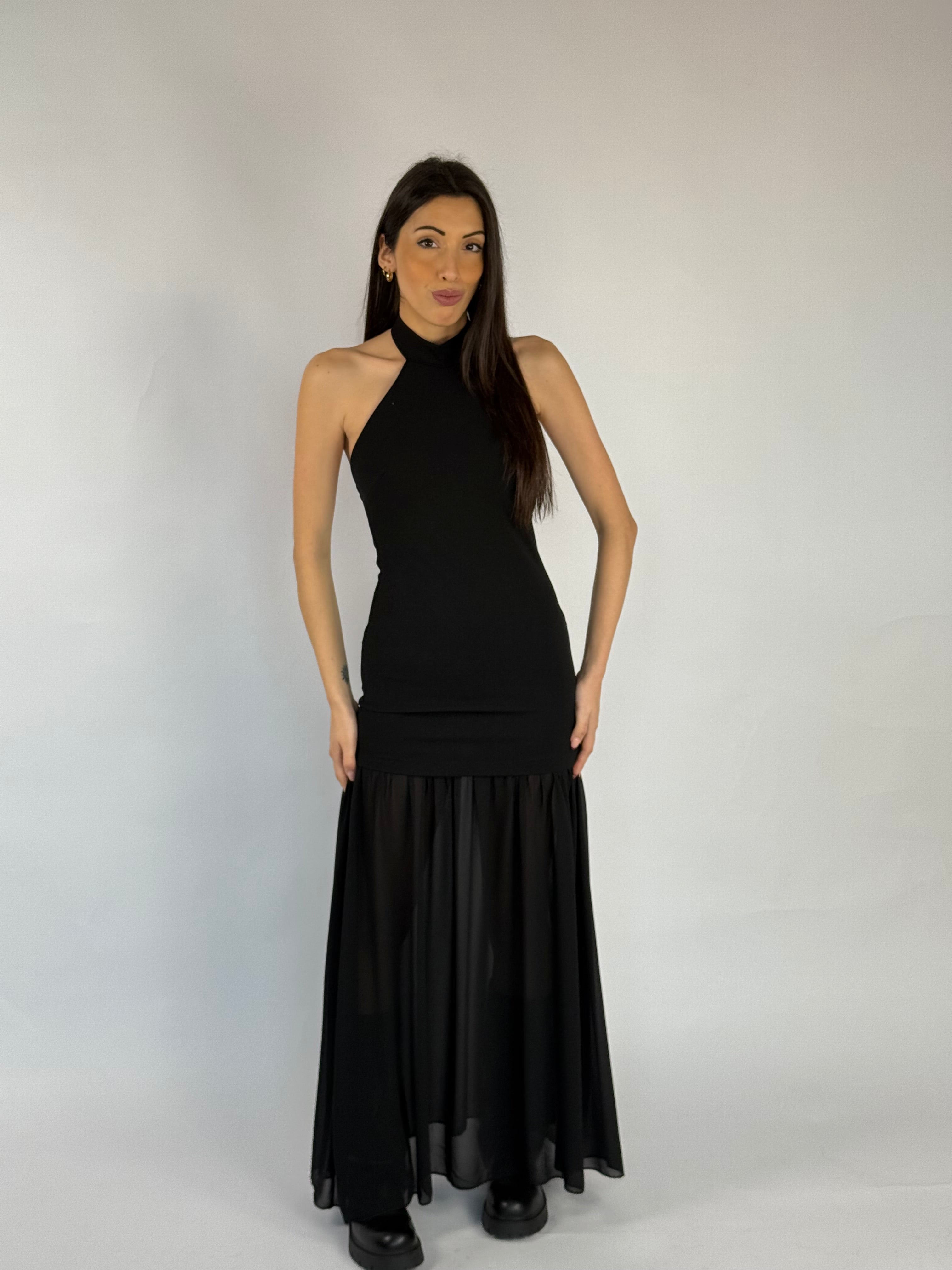 Abito lungo con tulle