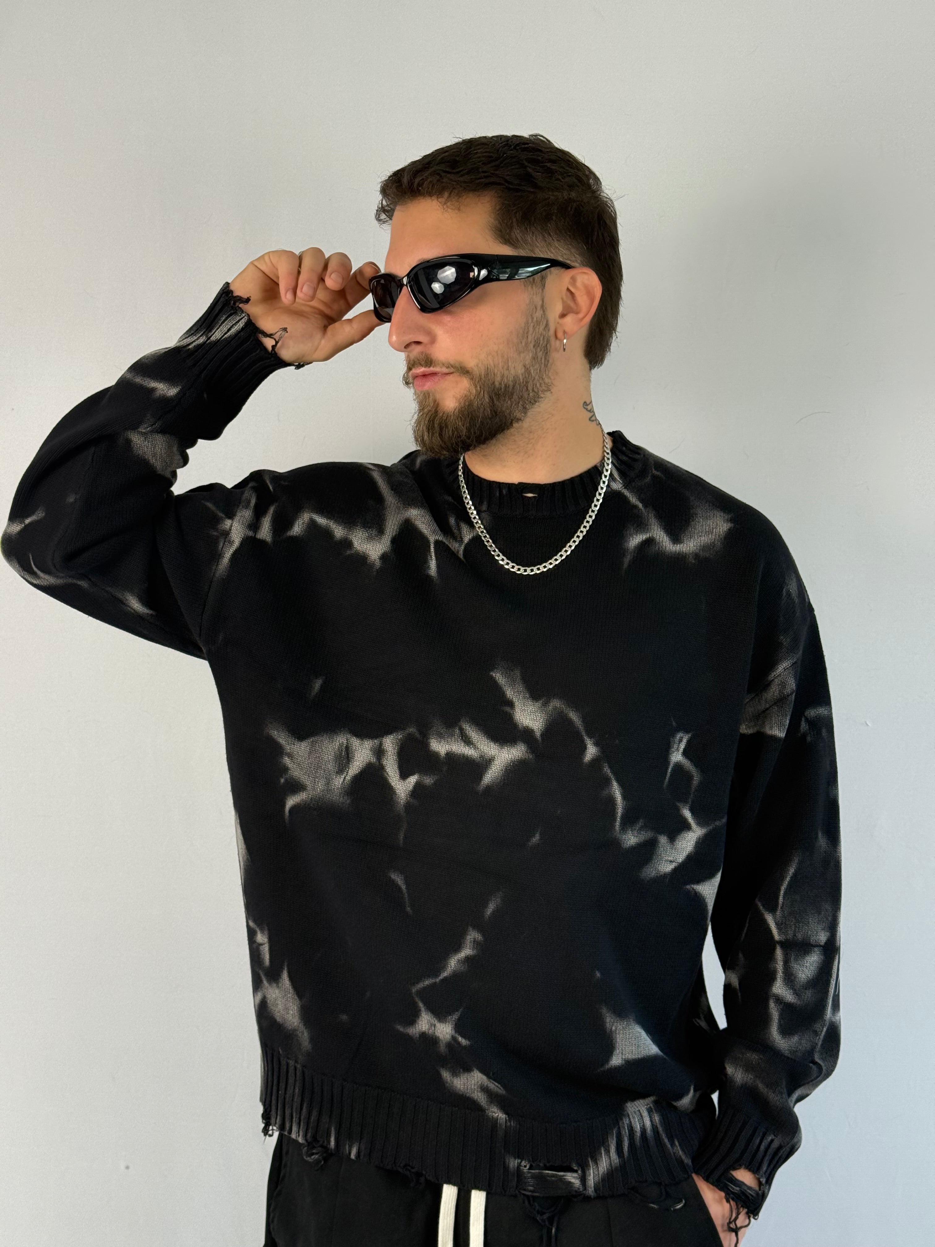Maglione over tie-dye nero/grigio