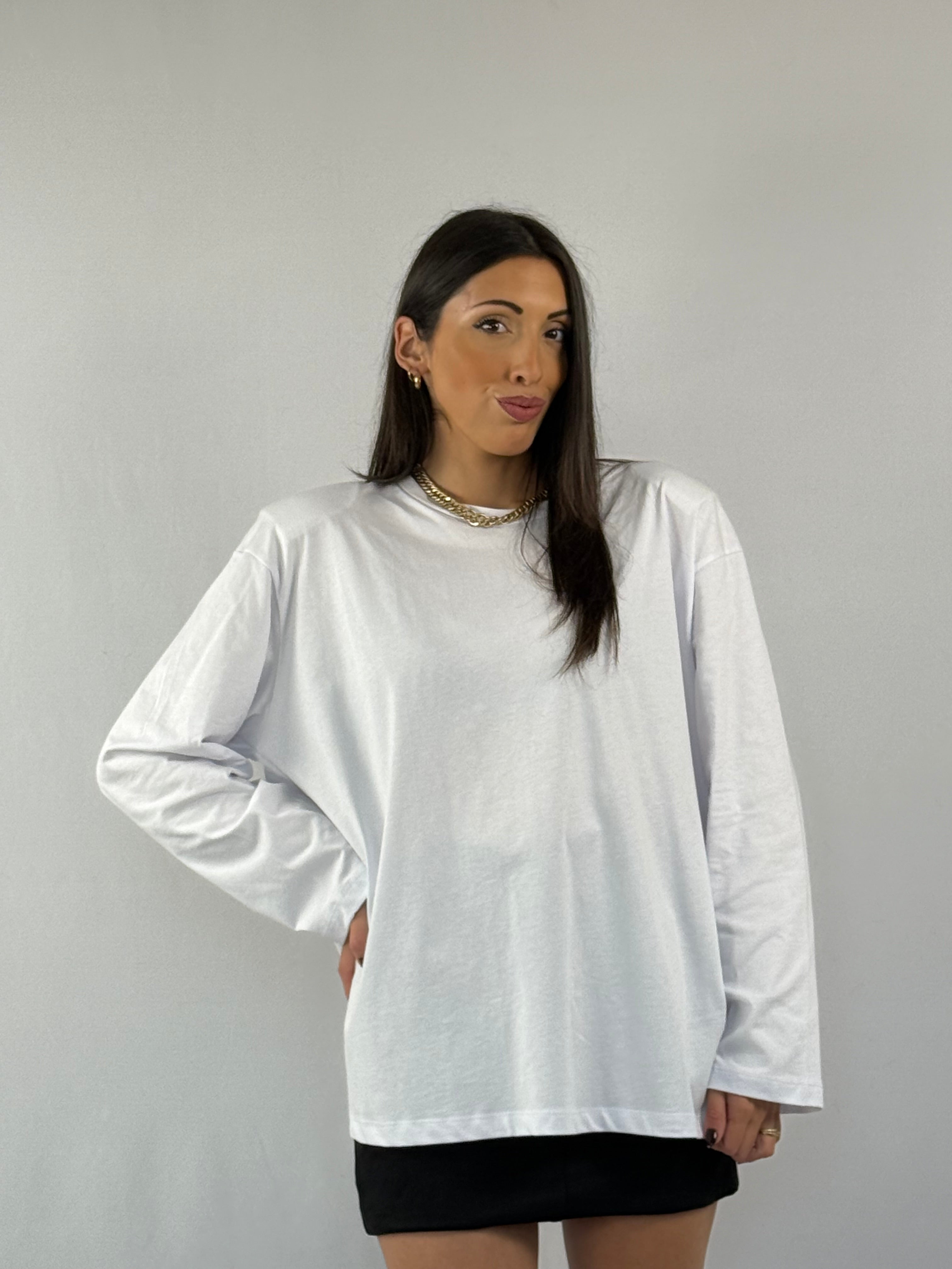 T-shirt over maniche lunghe bianca