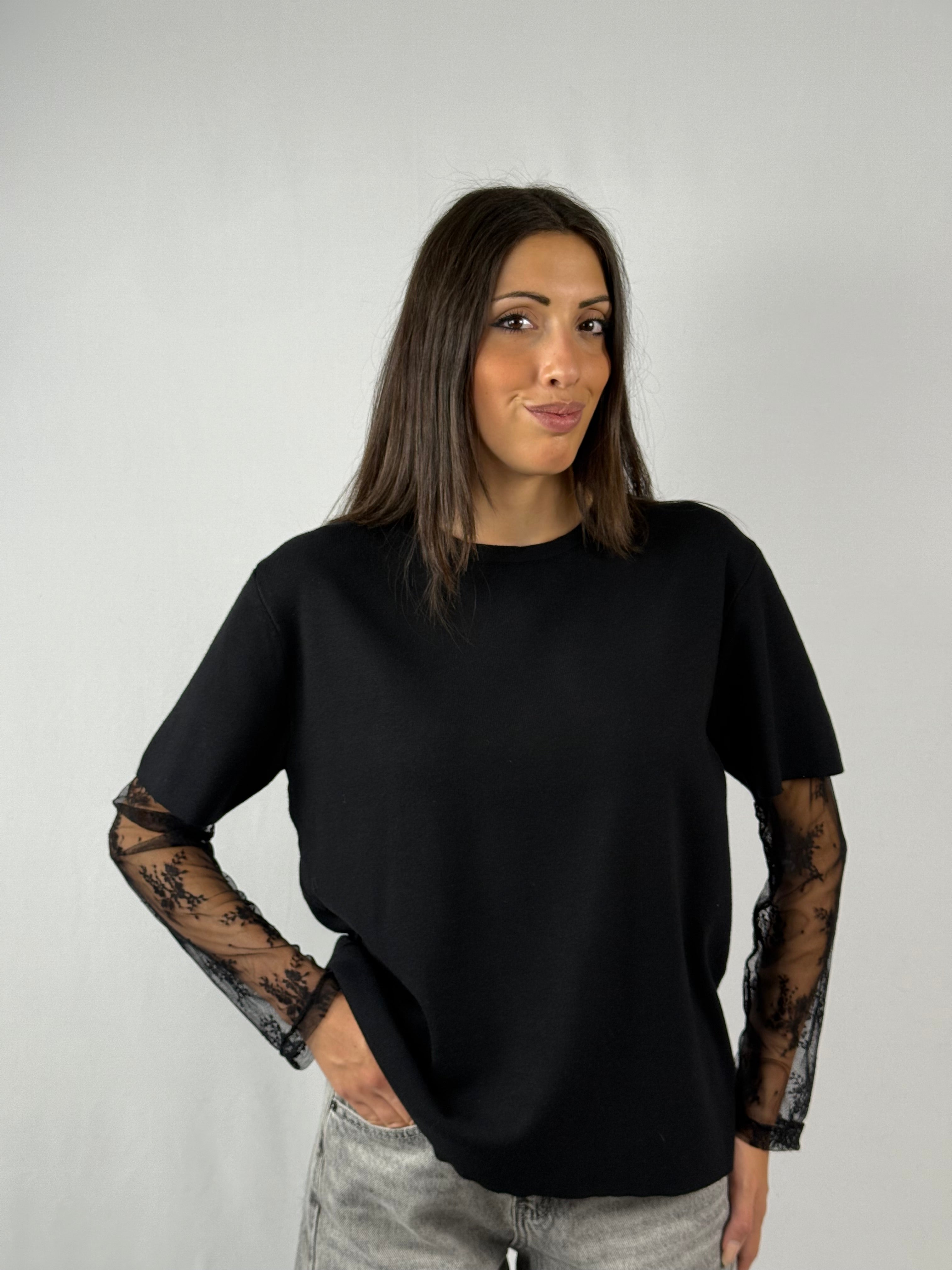 Maglia manica in pizzo nera