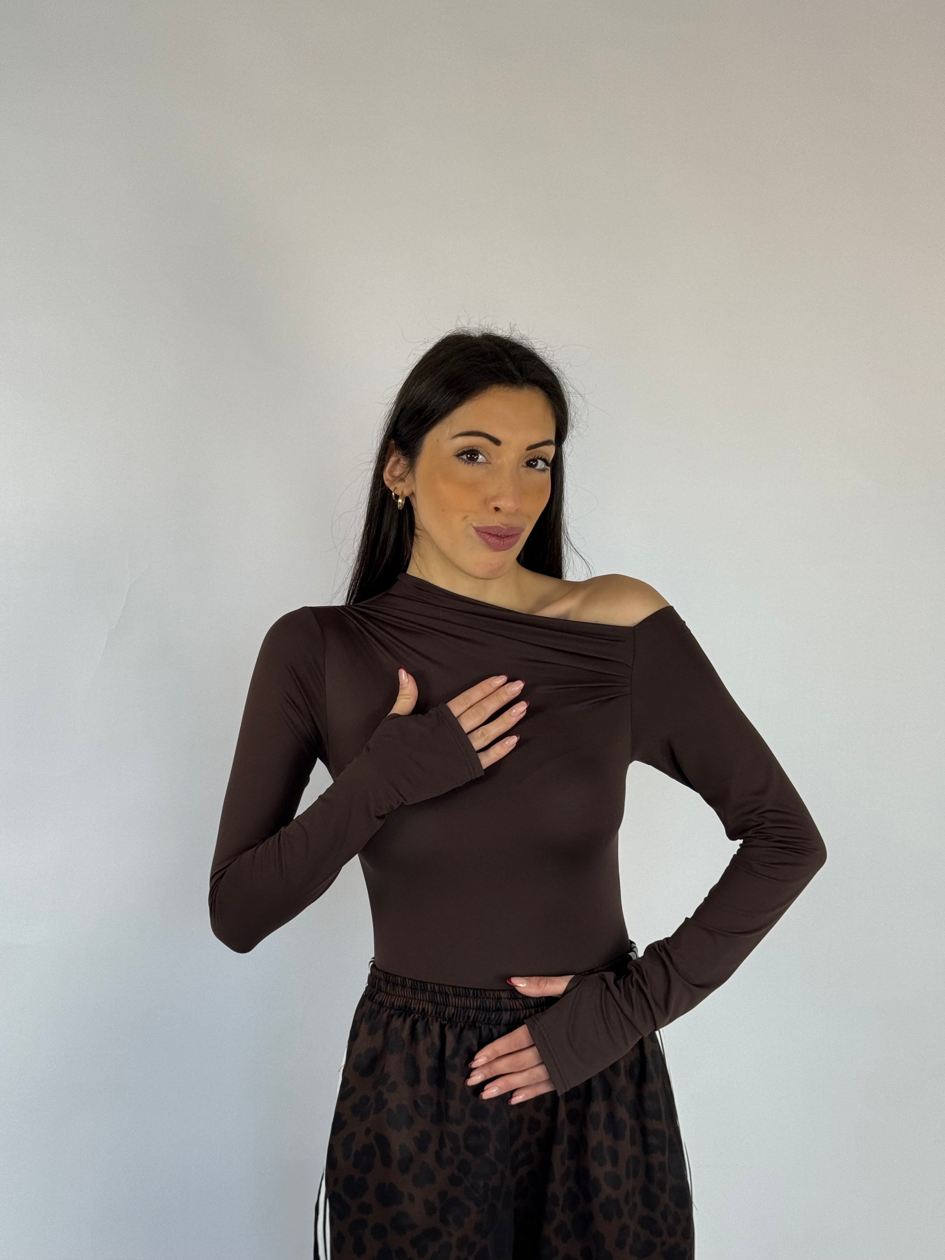 Body manica a guanto marrone