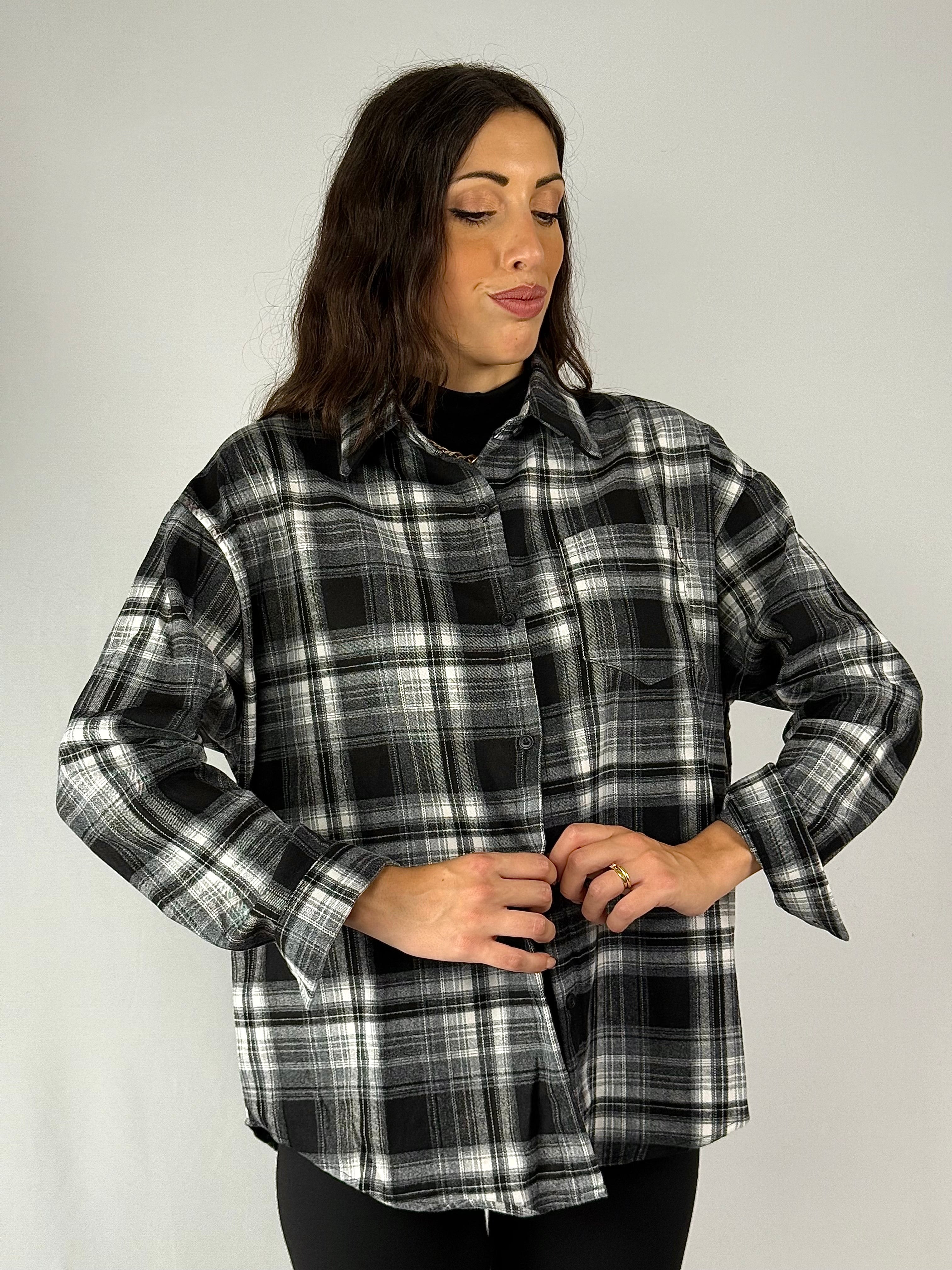 Camicia a quadri nera e bianca