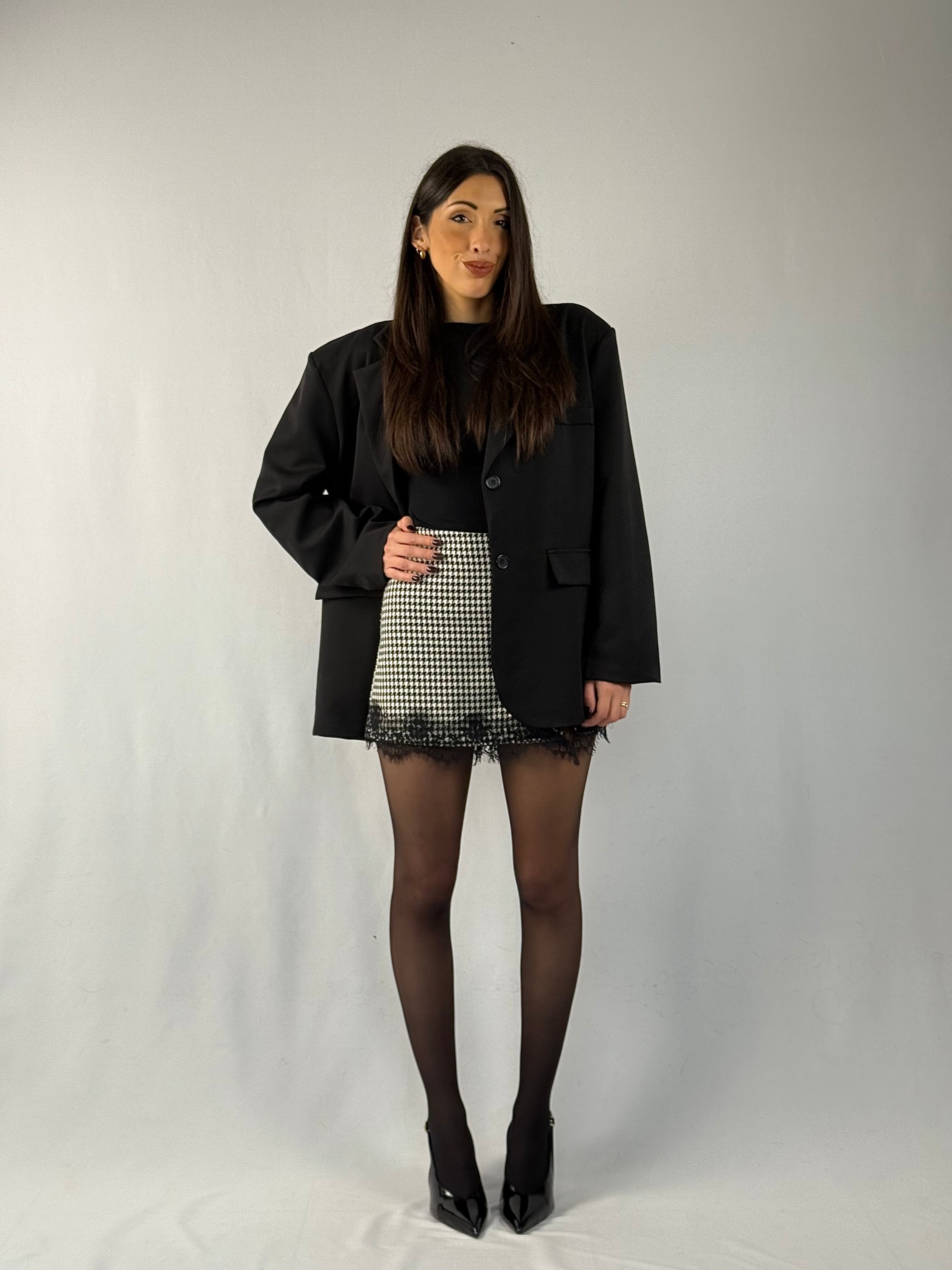 Minigonna-pantaloncino bianca e nera