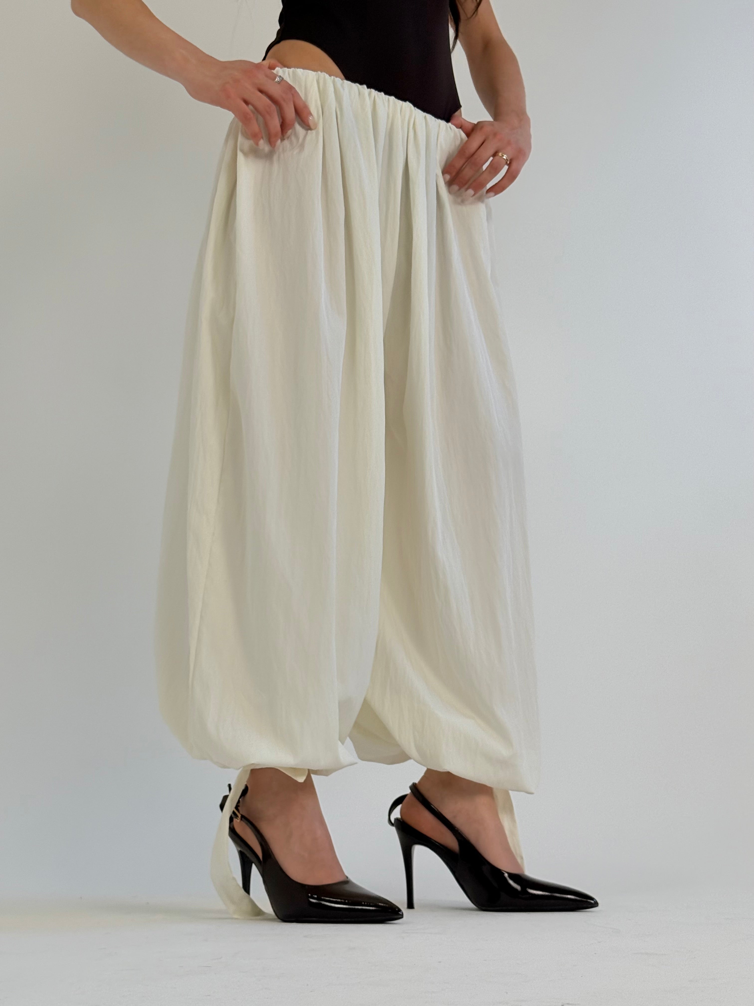 Pantalone laces
