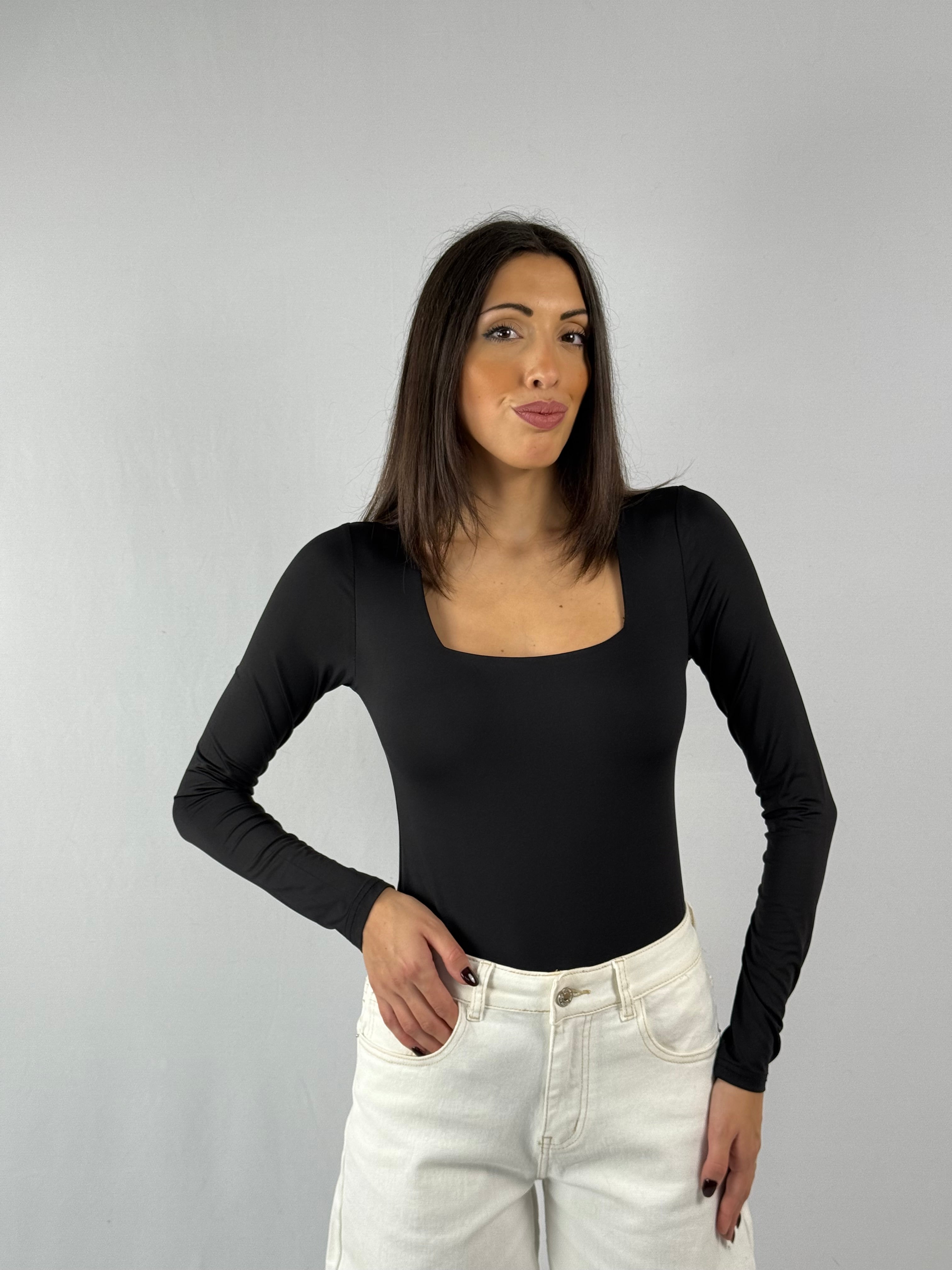 Body scollo quadrato nero