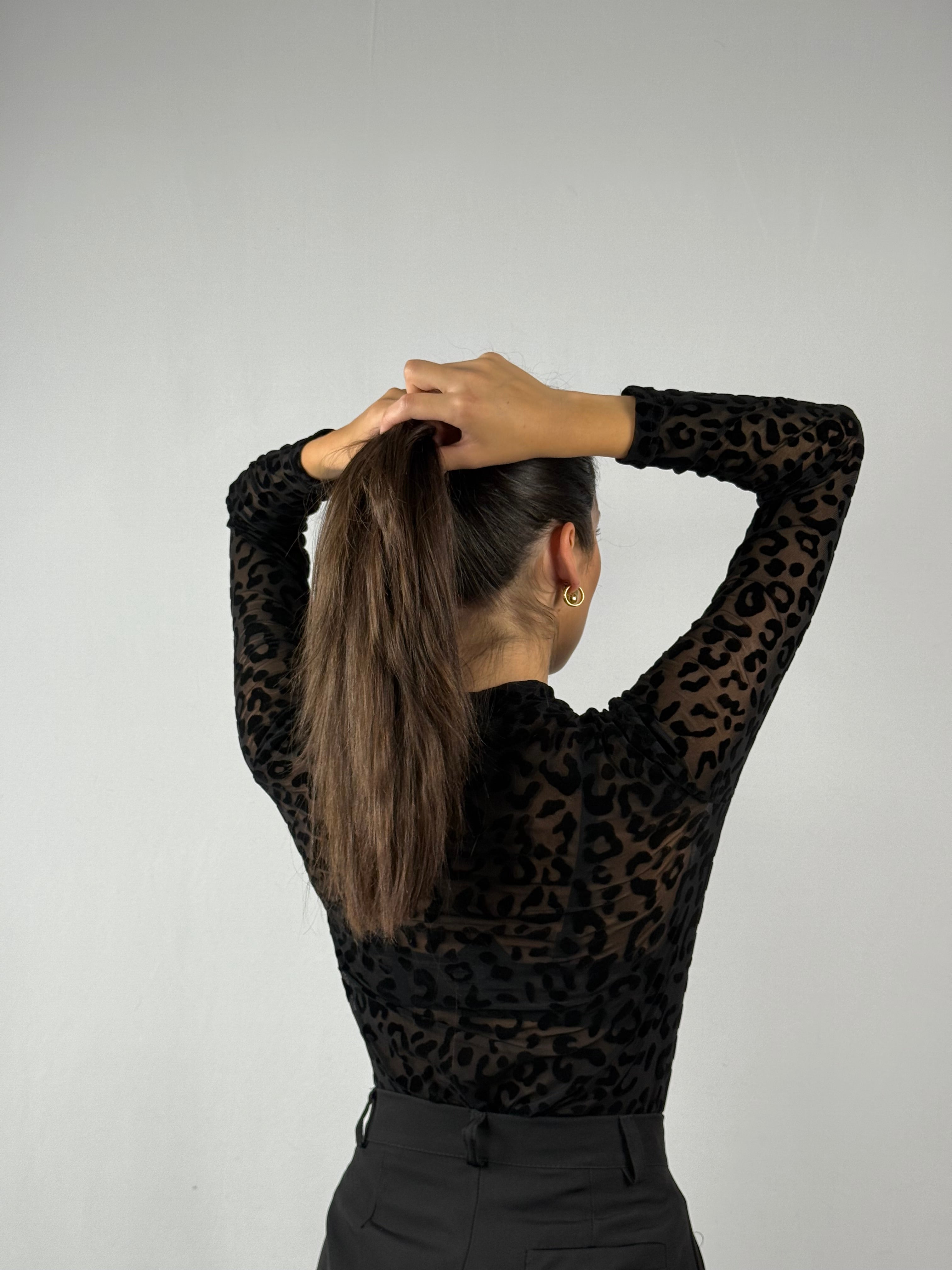 Maglia semitrasparente leopardata nera
