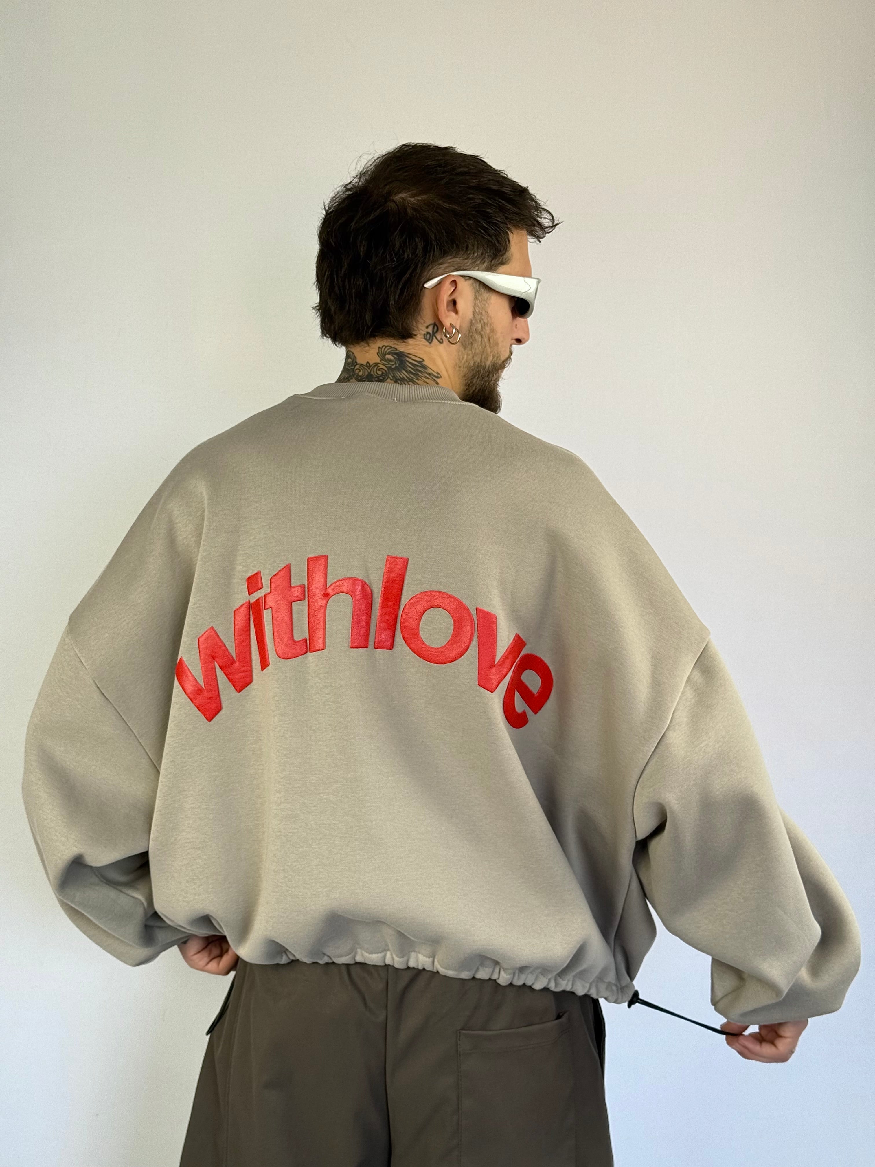 Felpa cropped “with love” beige