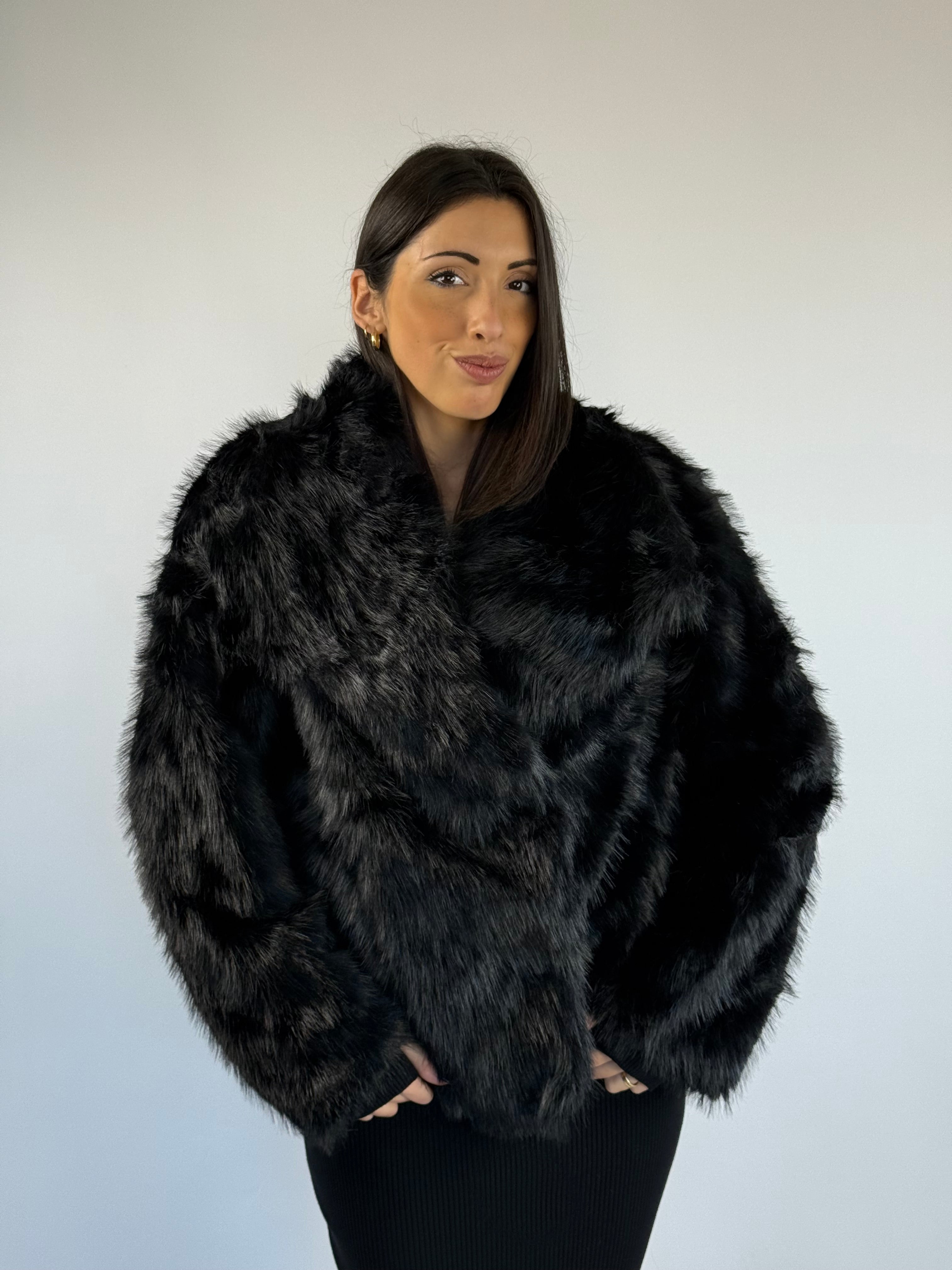 Ecopelliccia nera crop