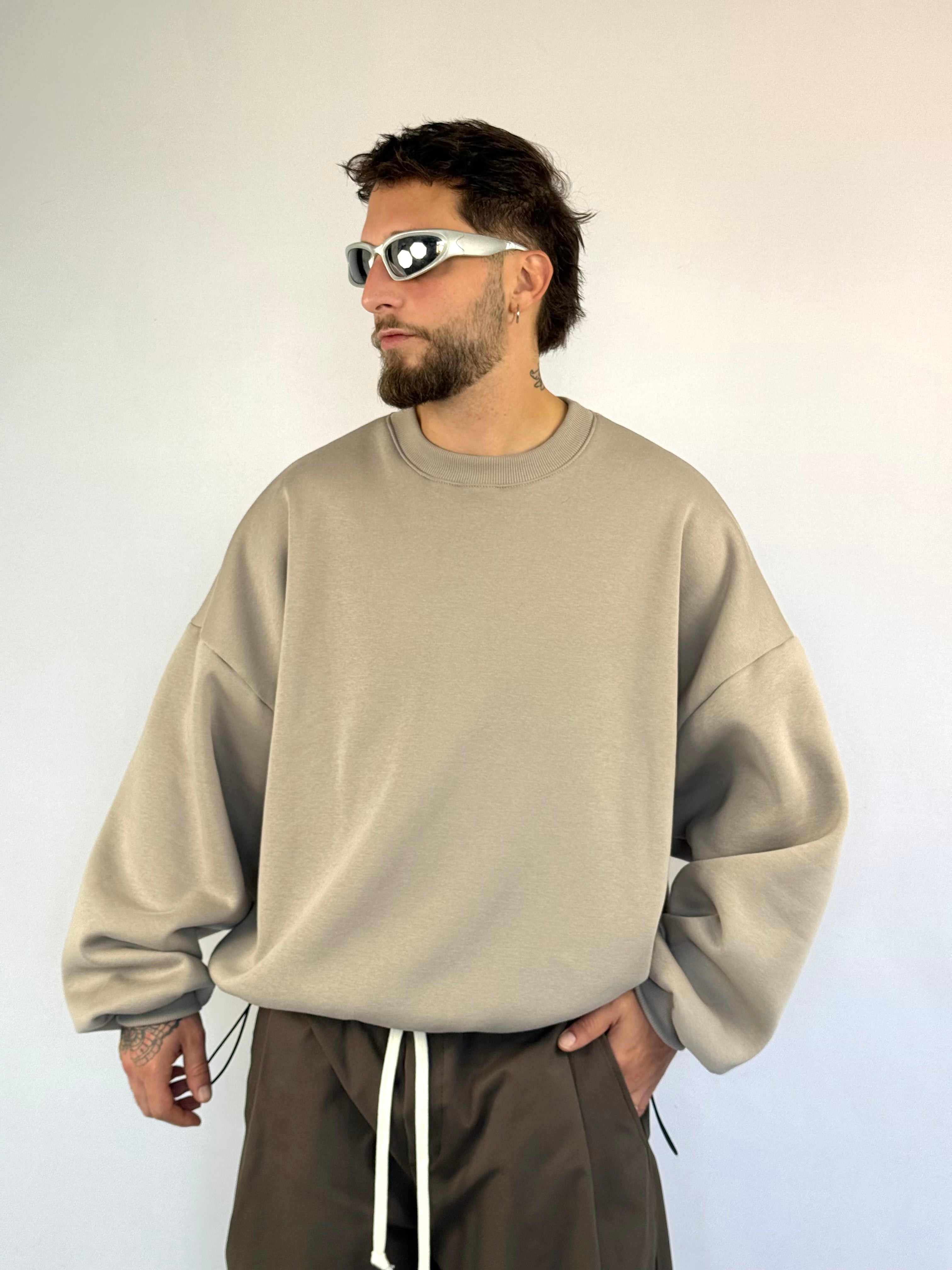 Felpa cropped “with love” beige