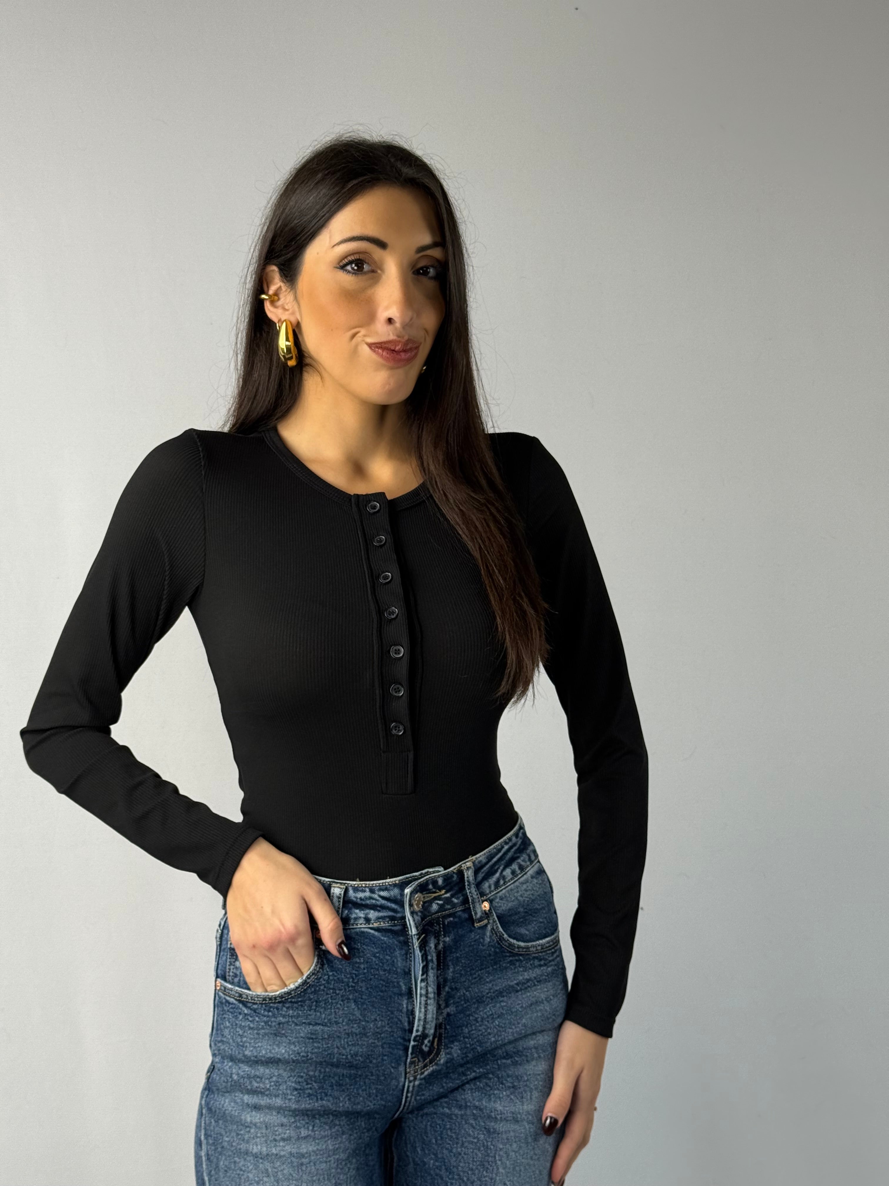 Maglia a costine bottoni nera