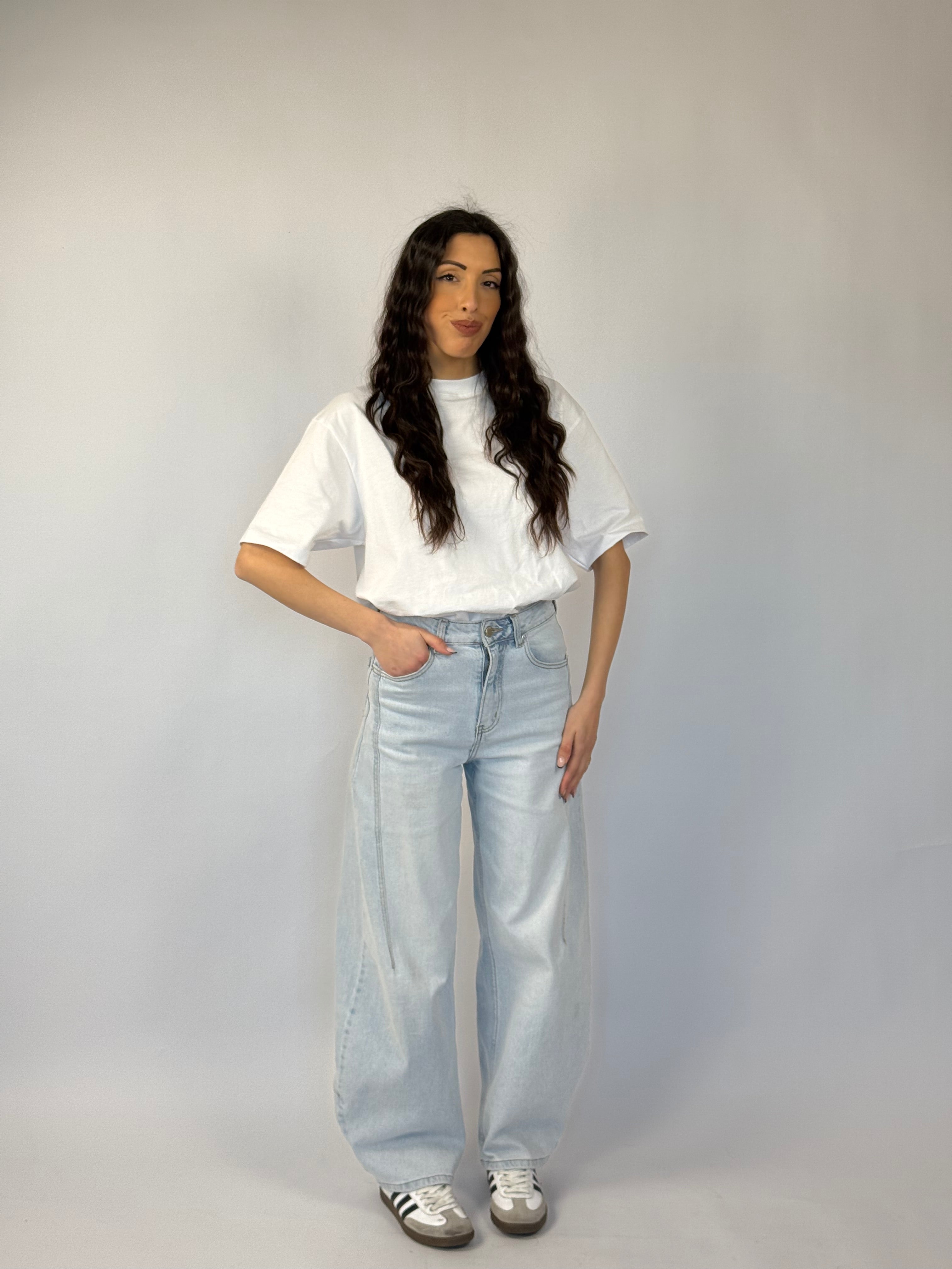 T-shirt “brunettes do it better”