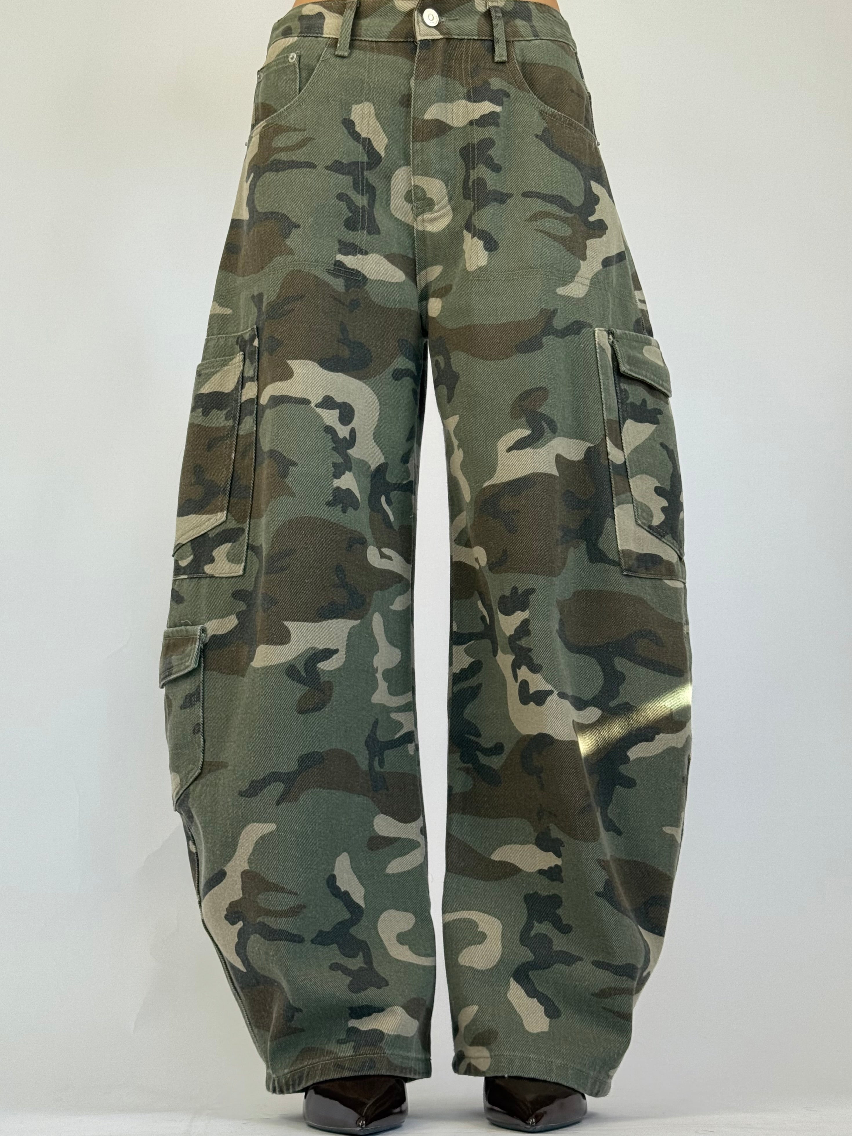 Cargo military