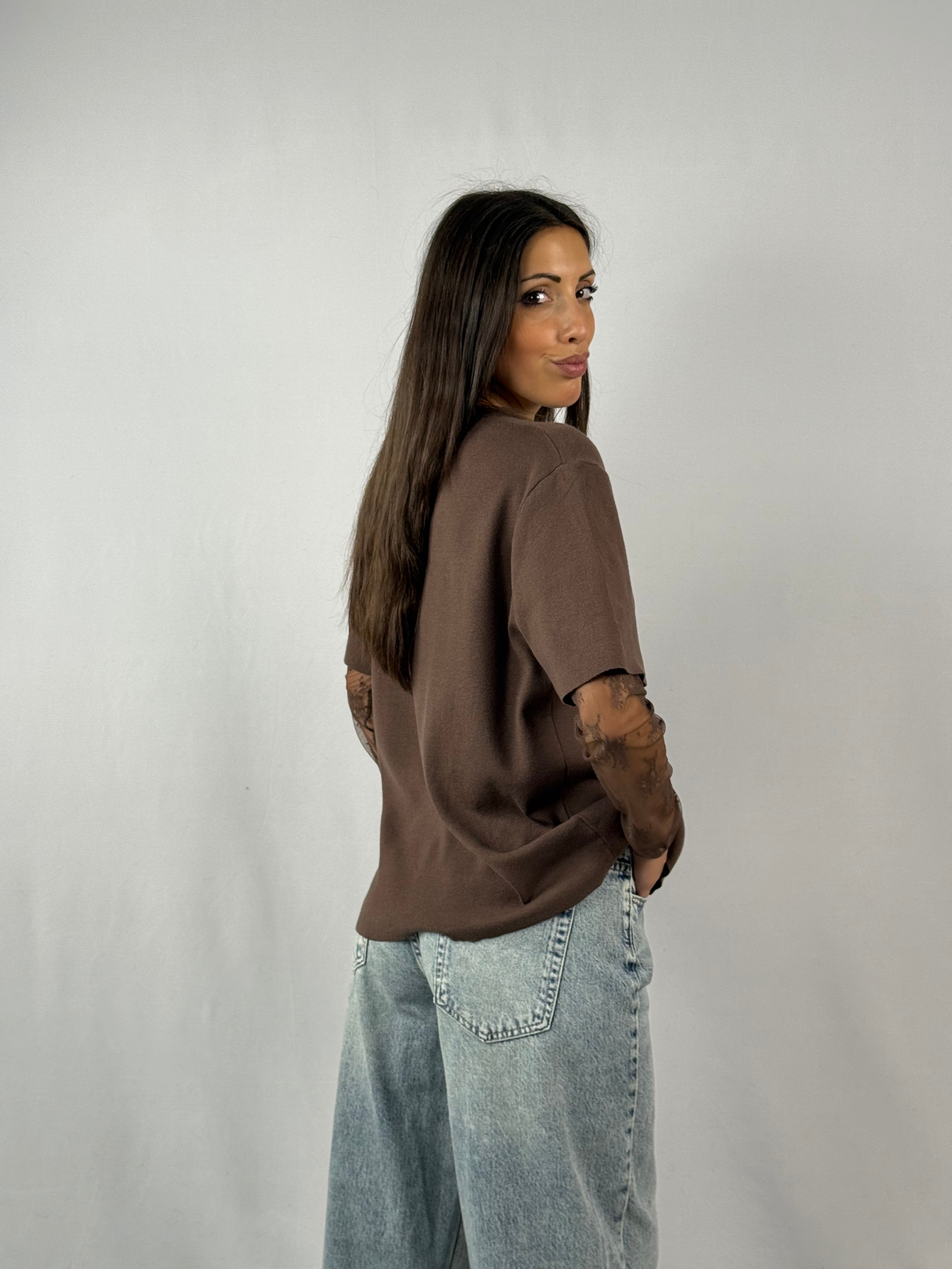 Maglia con manica in pizzo marrone