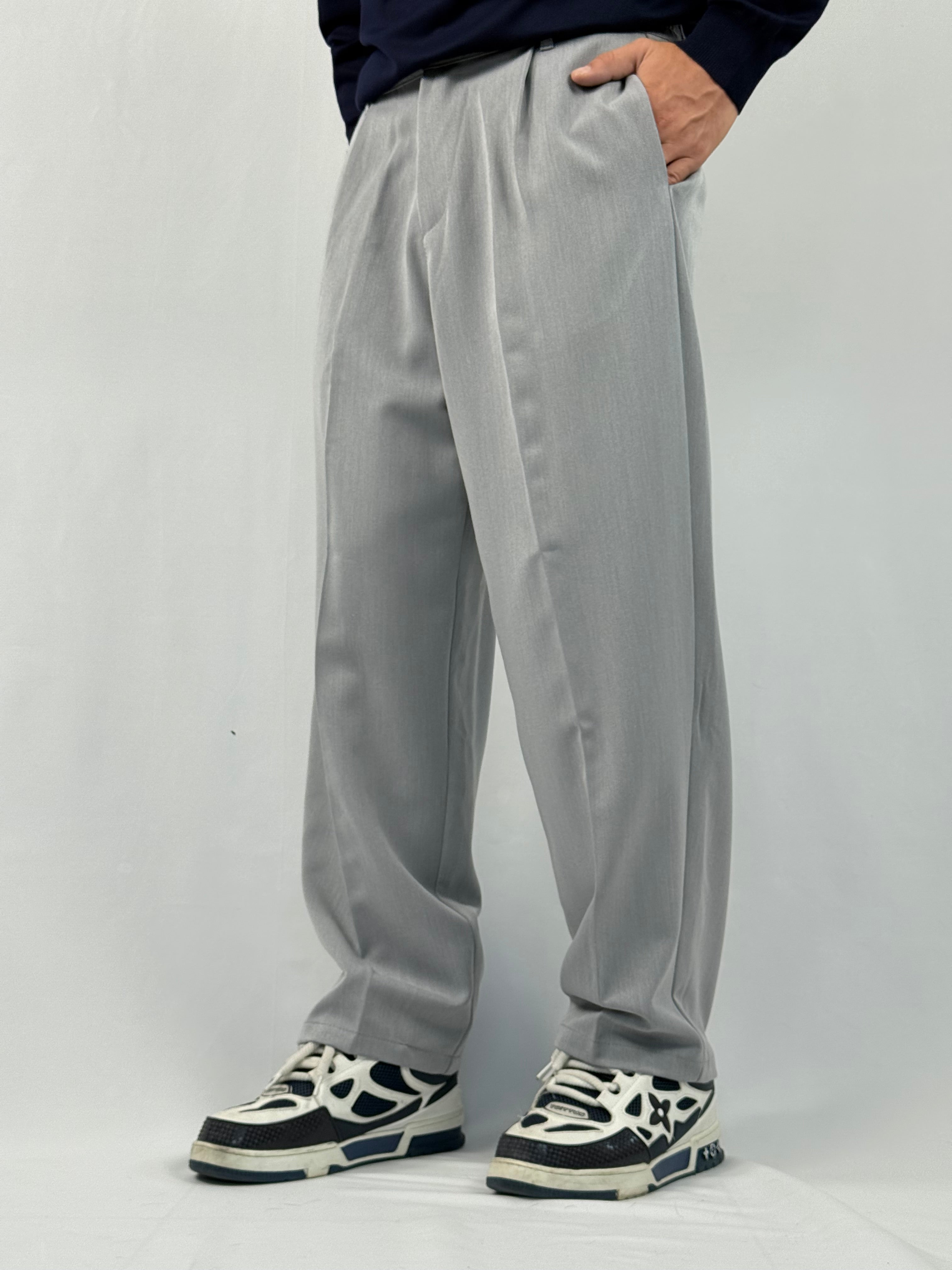 Pantalone palazzo grigio