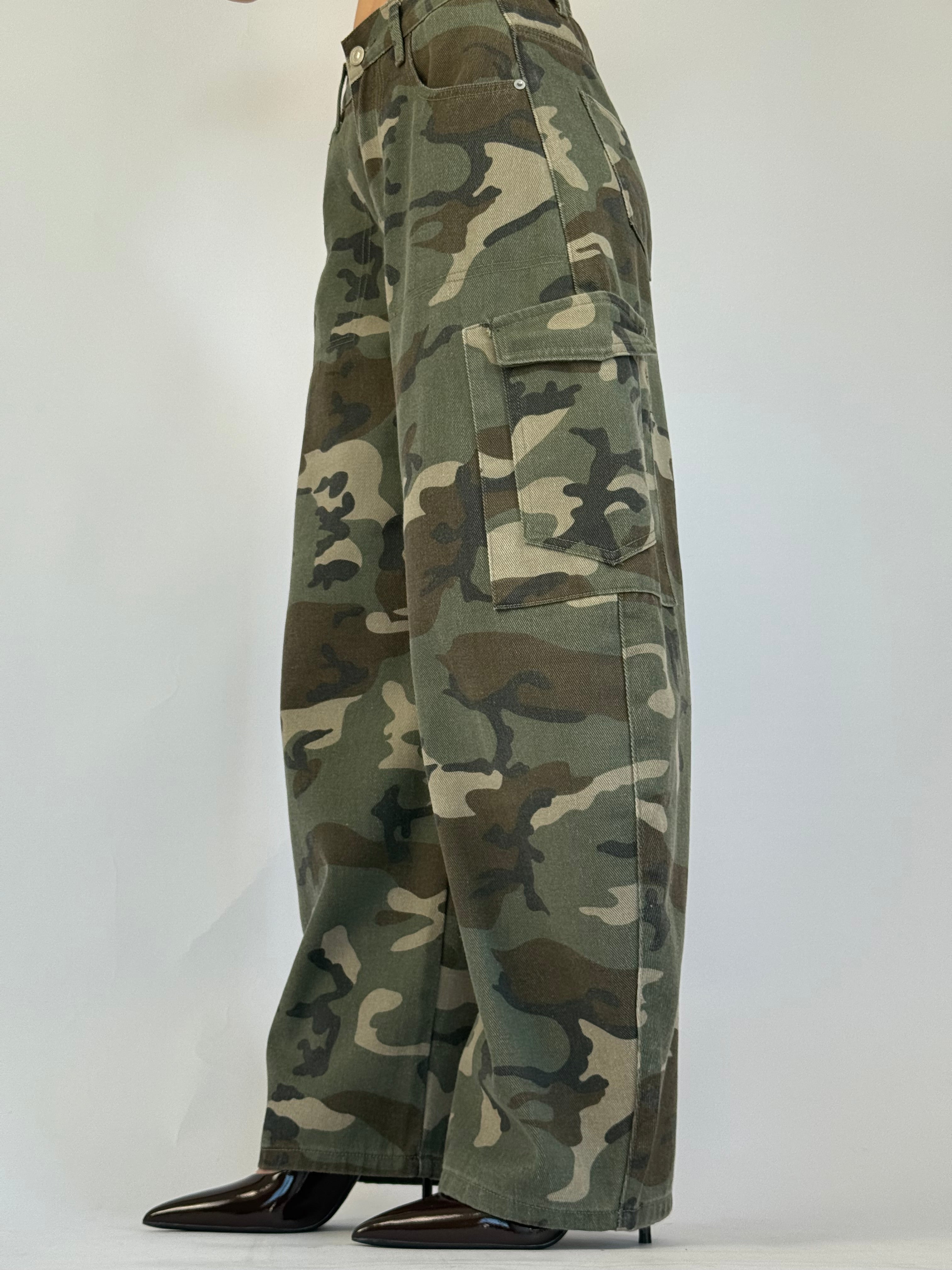 Cargo military